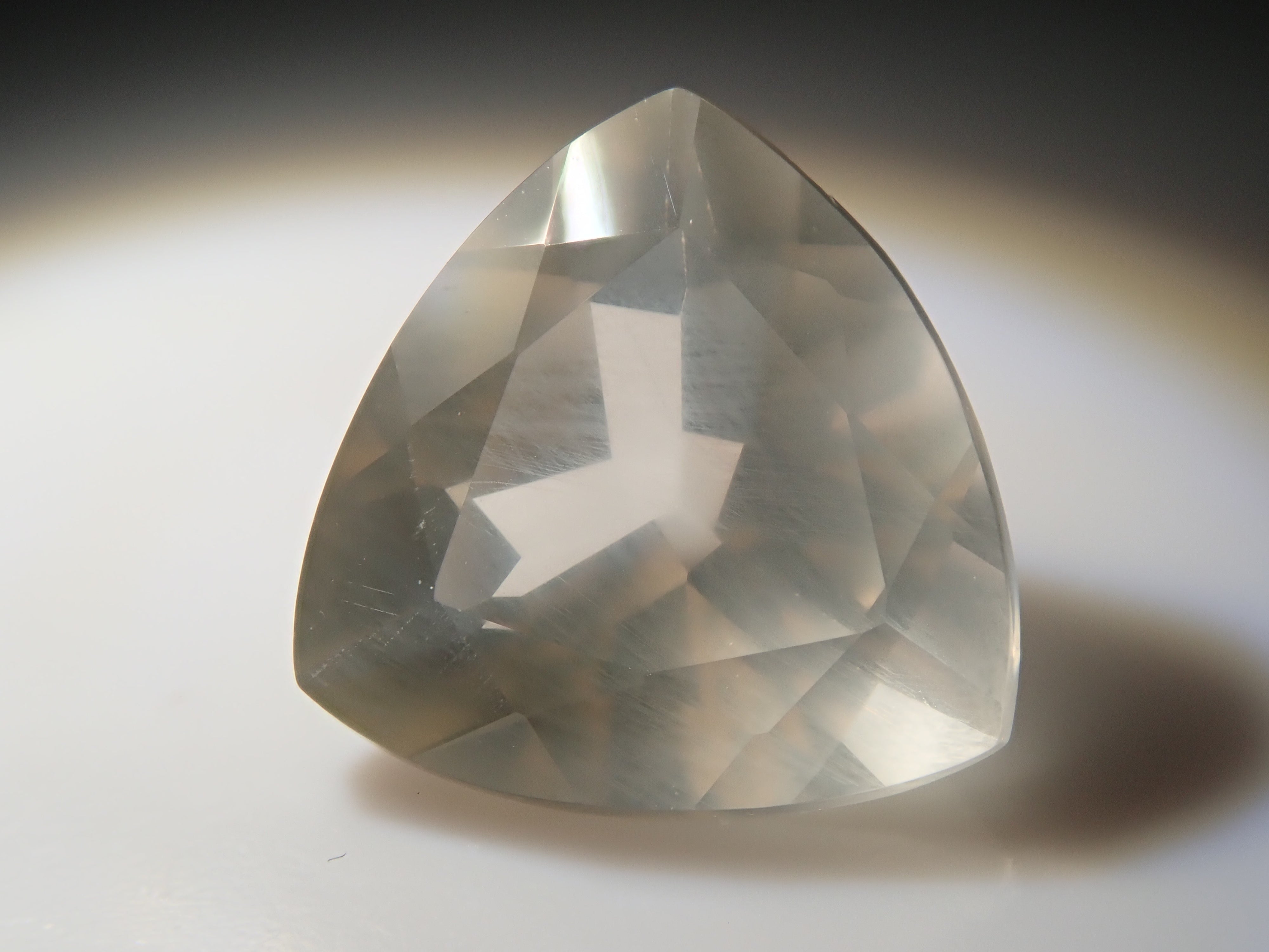 ラブラドライト(通称名:ラブラドライトムーンストーン) 1.598ctルース