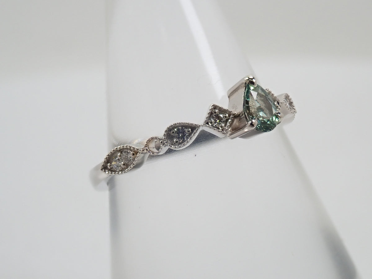 【10/13(火)AM10時〆:抽選販売_06】Pt950 ブラジル産アレキサンドライト(ペアシェイプカット) 0.165ct ダイヤモンド0.060ctリング