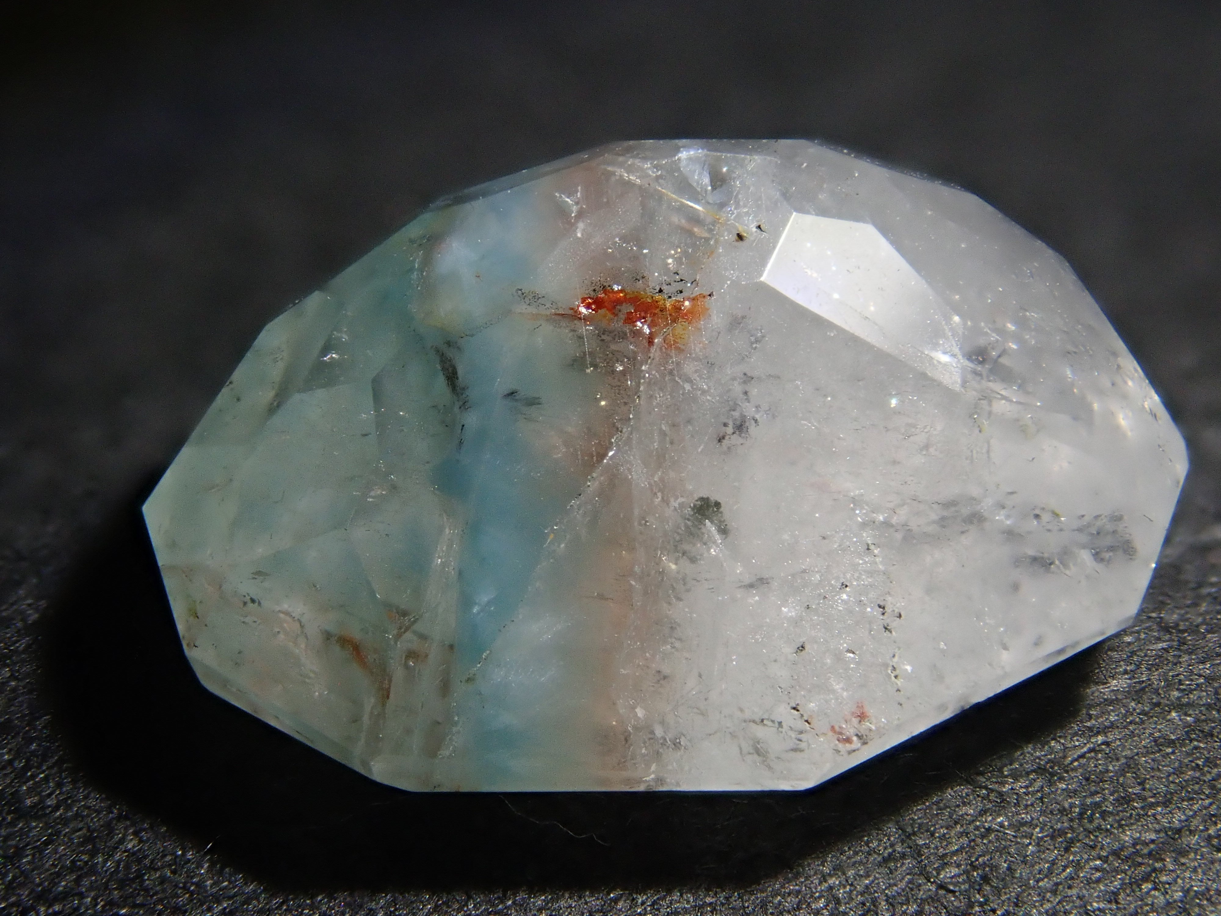 ブラジル産メデューサクォーツ(パライバクォーツ) 3.919ctルース