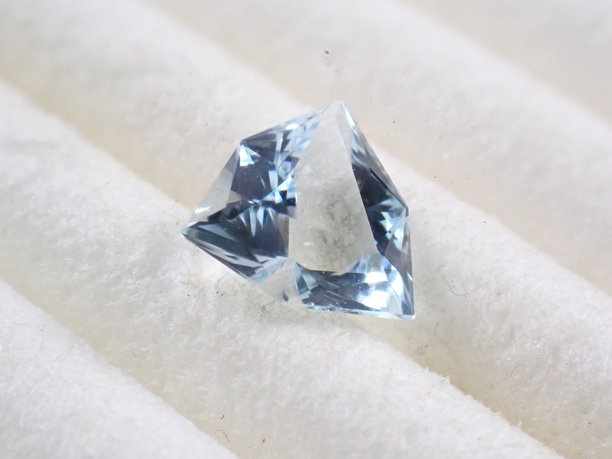 【12564467刊載】海藍寶石 0.339ct 裸石