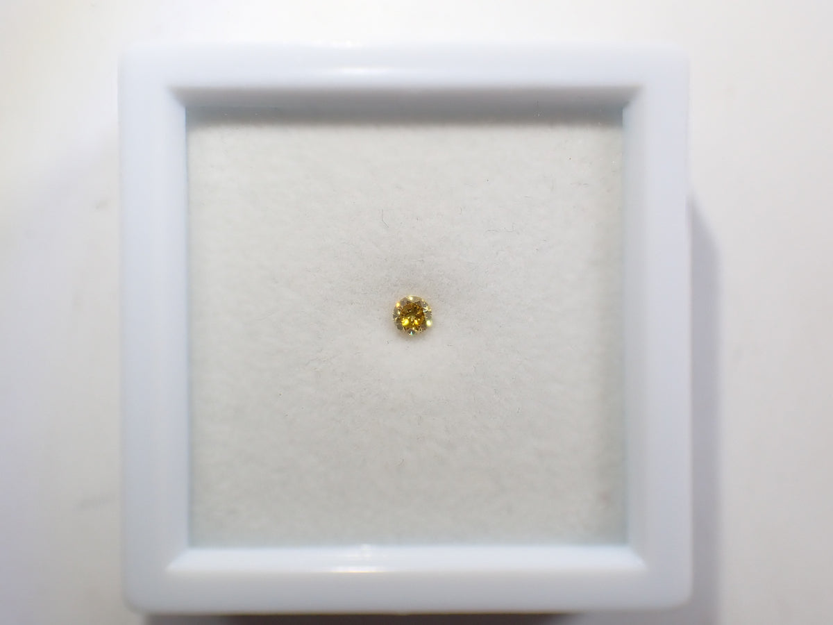 【10/3 22點開賣】《限量6顆》含2顆用放大鏡可見愛心鑽石(0.20ct、0.16ct)的鑽石扭蛋(全數附分級鑑定書)《享多件優惠》