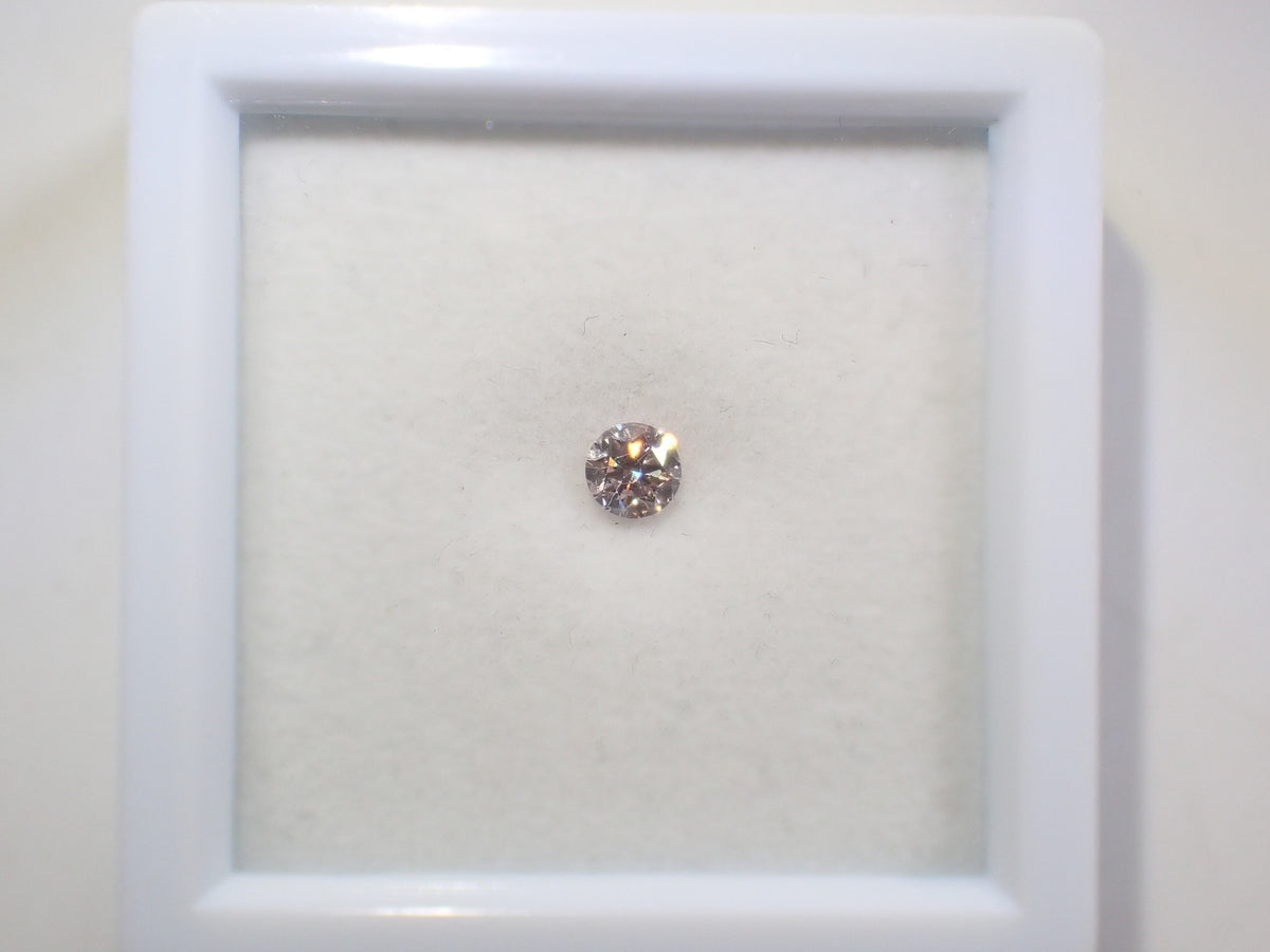 【10/3 22點開賣】《限量6顆》含2顆用放大鏡可見愛心鑽石(0.20ct、0.16ct)的鑽石扭蛋(全數附分級鑑定書)《享多件優惠》