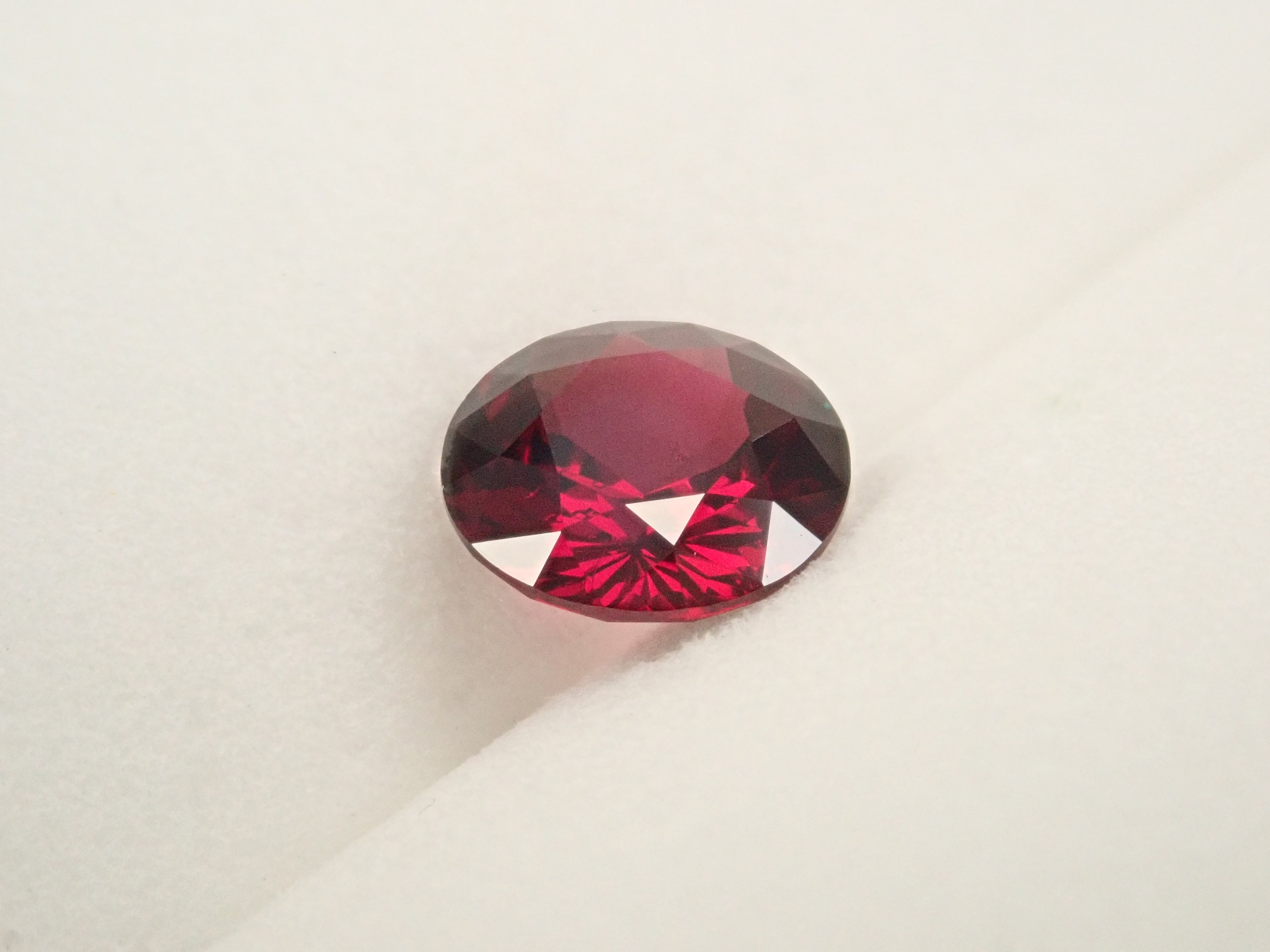 【10/13 22時販売】モザンビーク産アルマンディンガーネット 6.3mm/1.037ctルース