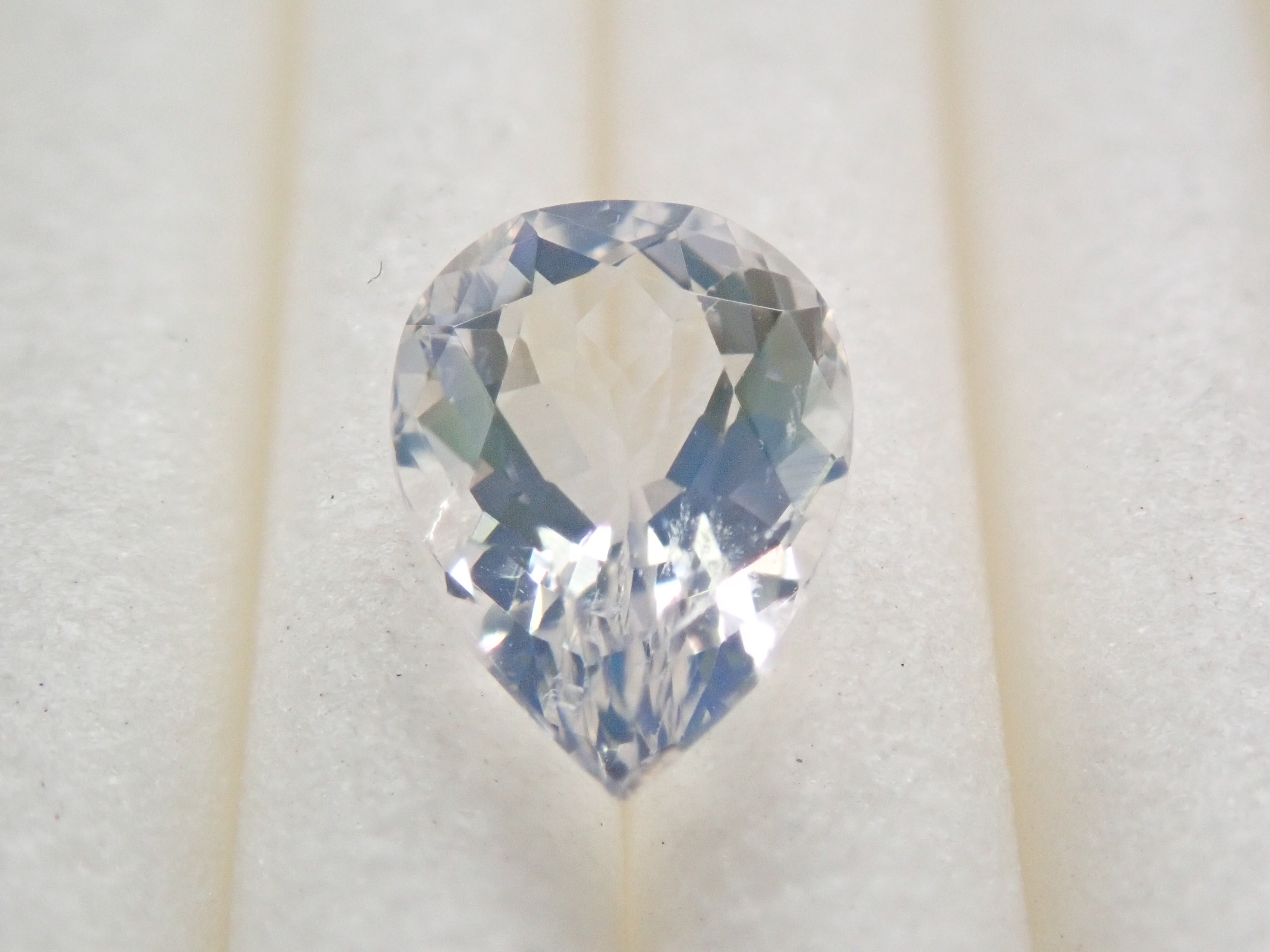 マダガスカル産アンデシン・ラブラドライト(通称名 レインボームーンストーン) 0.696ctルース