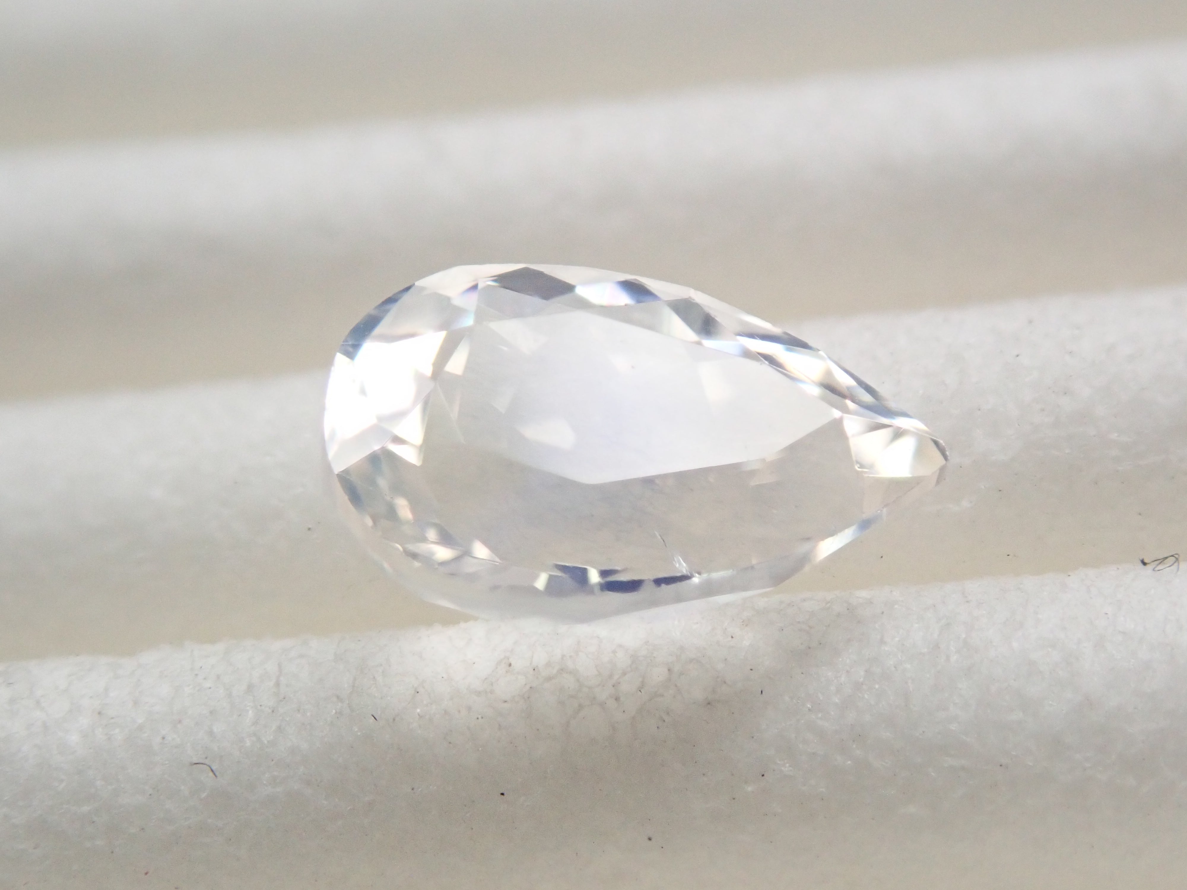 マダガスカル産アンデシン・ラブラドライト(通称名 レインボームーンストーン) 0.696ctルース