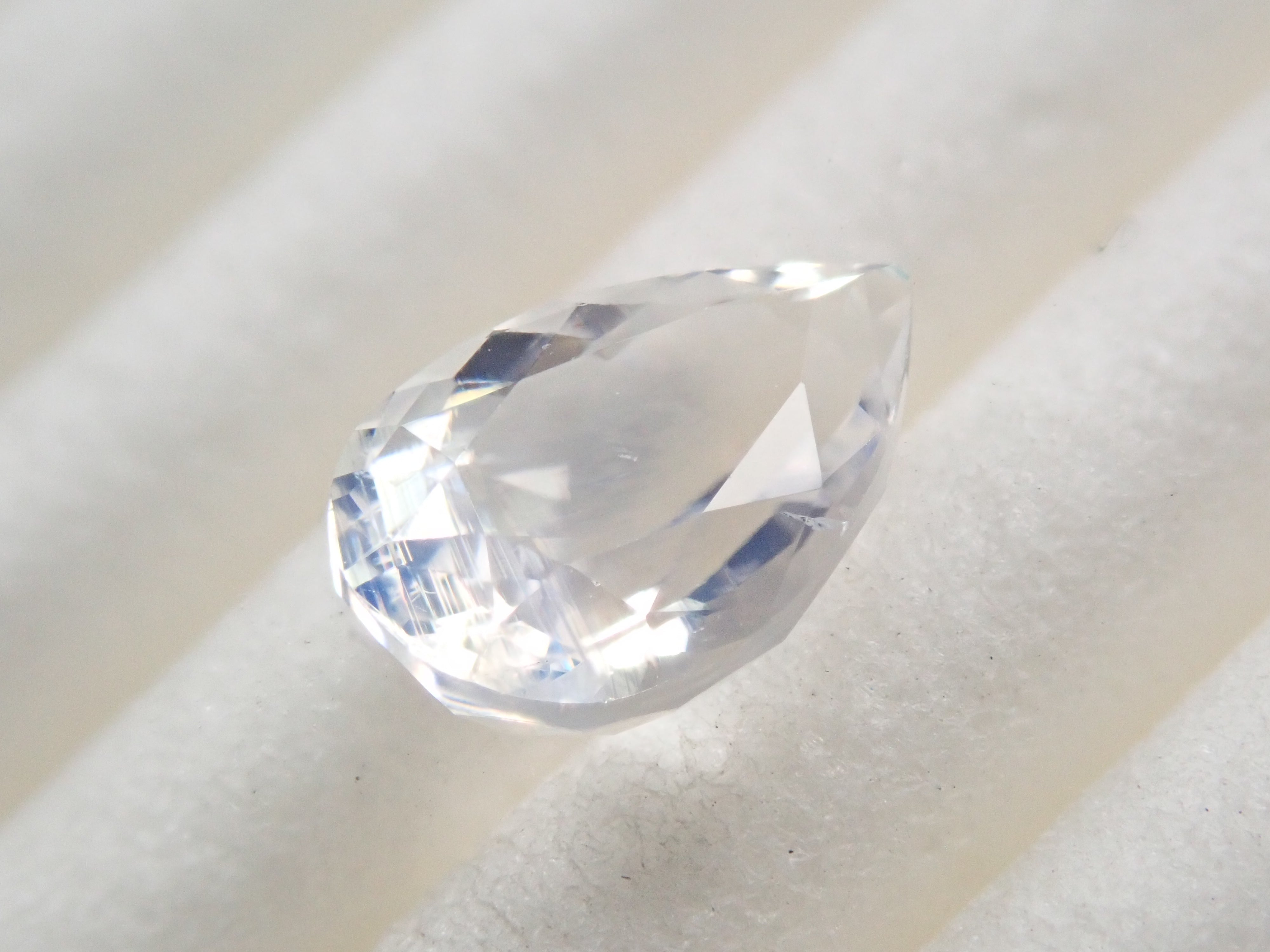 マダガスカル産アンデシン・ラブラドライト(通称名 レインボームーンストーン) 0.696ctルース