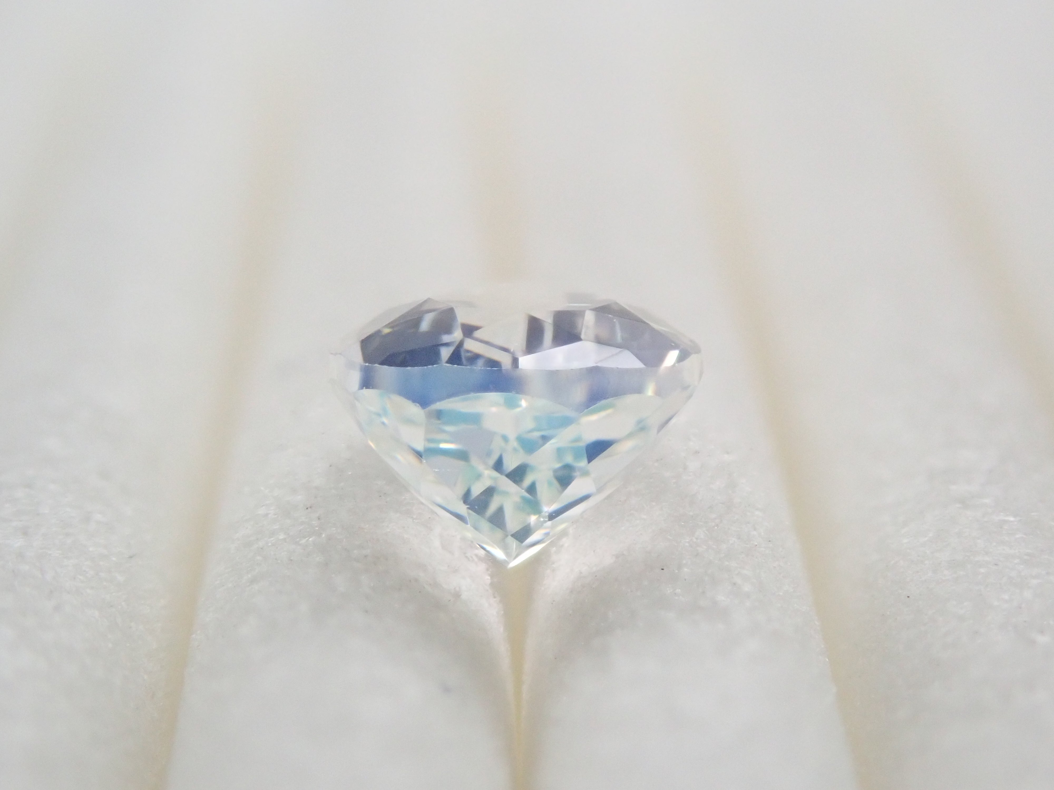 マダガスカル産アンデシン・ラブラドライト(通称名 レインボームーンストーン) 0.696ctルース