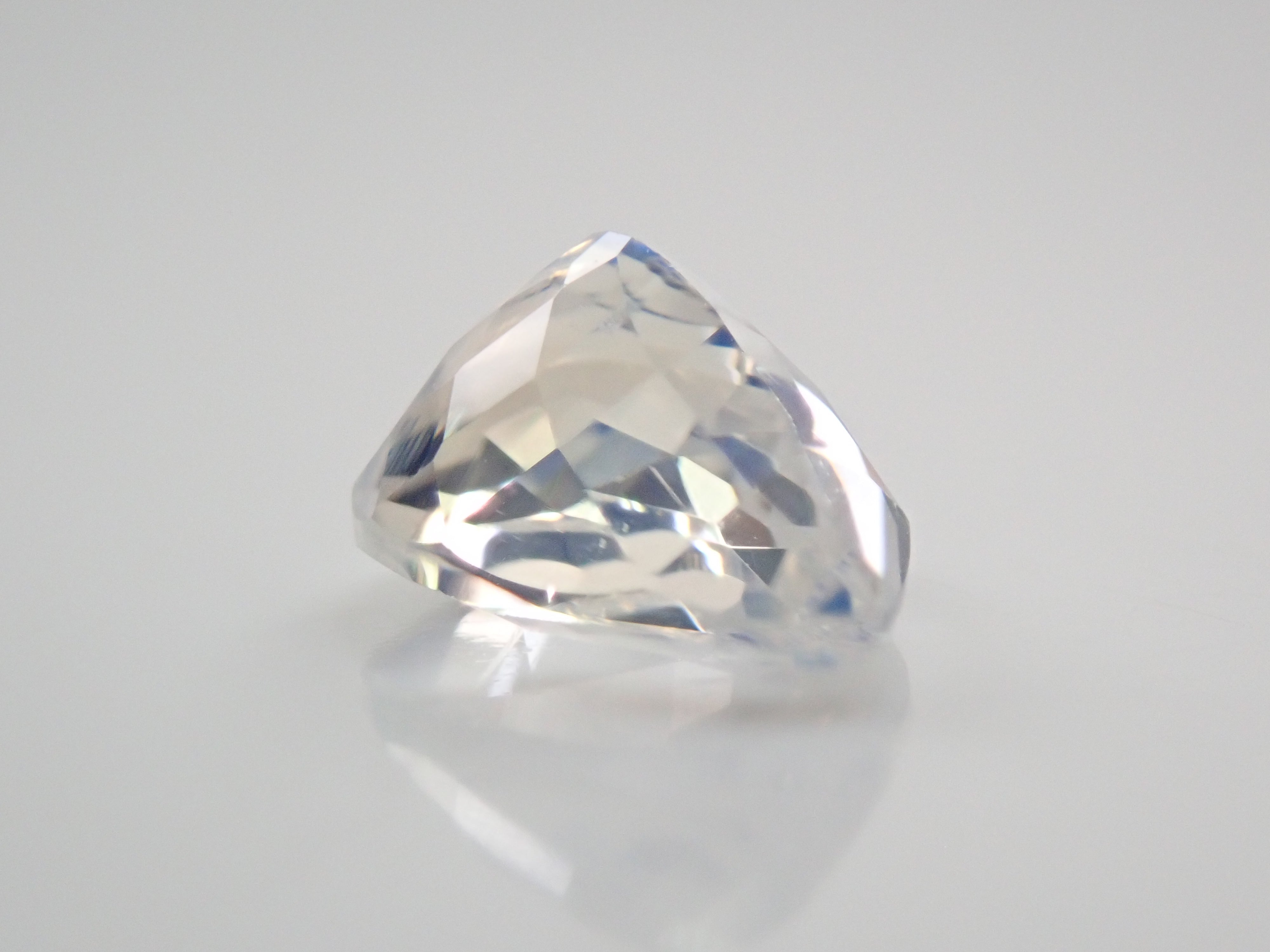 マダガスカル産アンデシン・ラブラドライト(通称名 レインボームーンストーン) 0.696ctルース