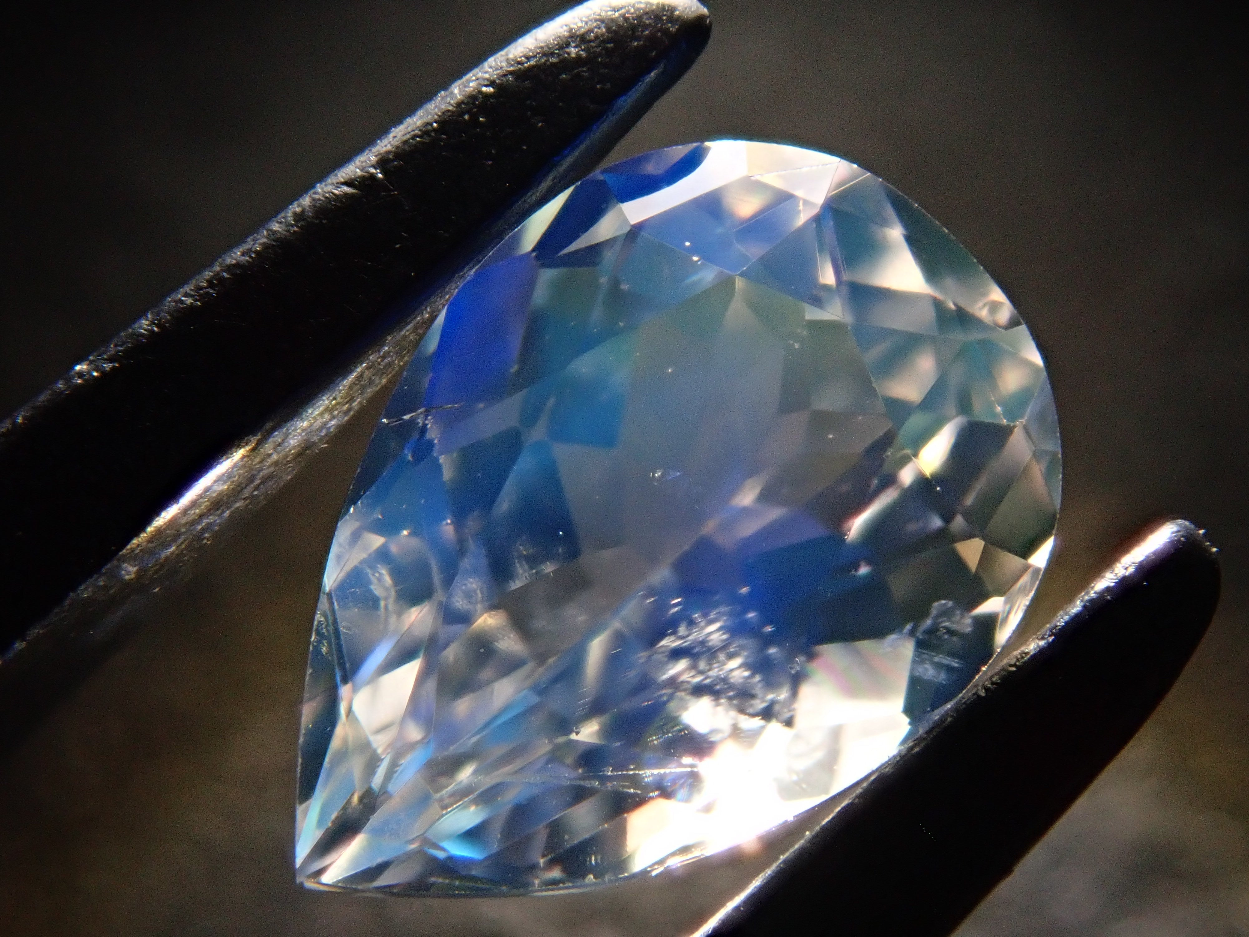 マダガスカル産アンデシン・ラブラドライト(通称名 レインボームーンストーン) 0.696ctルース