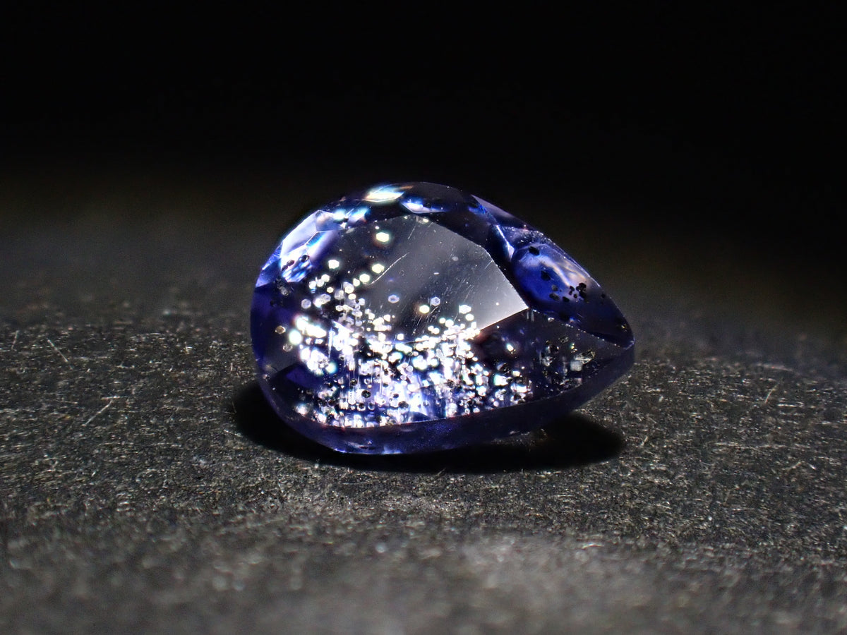 【11/1 22時販売】《限定8石》インド産アイオライトサンストーン1石ルース(平均0.32ct)《複数購入割引有》