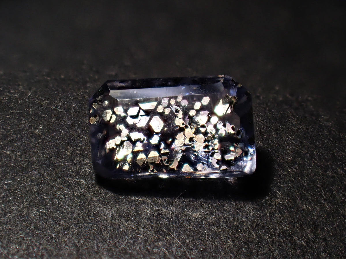 【11/1 22時販売】《限定8石》インド産アイオライトサンストーン1石ルース(平均0.32ct)《複数購入割引有》
