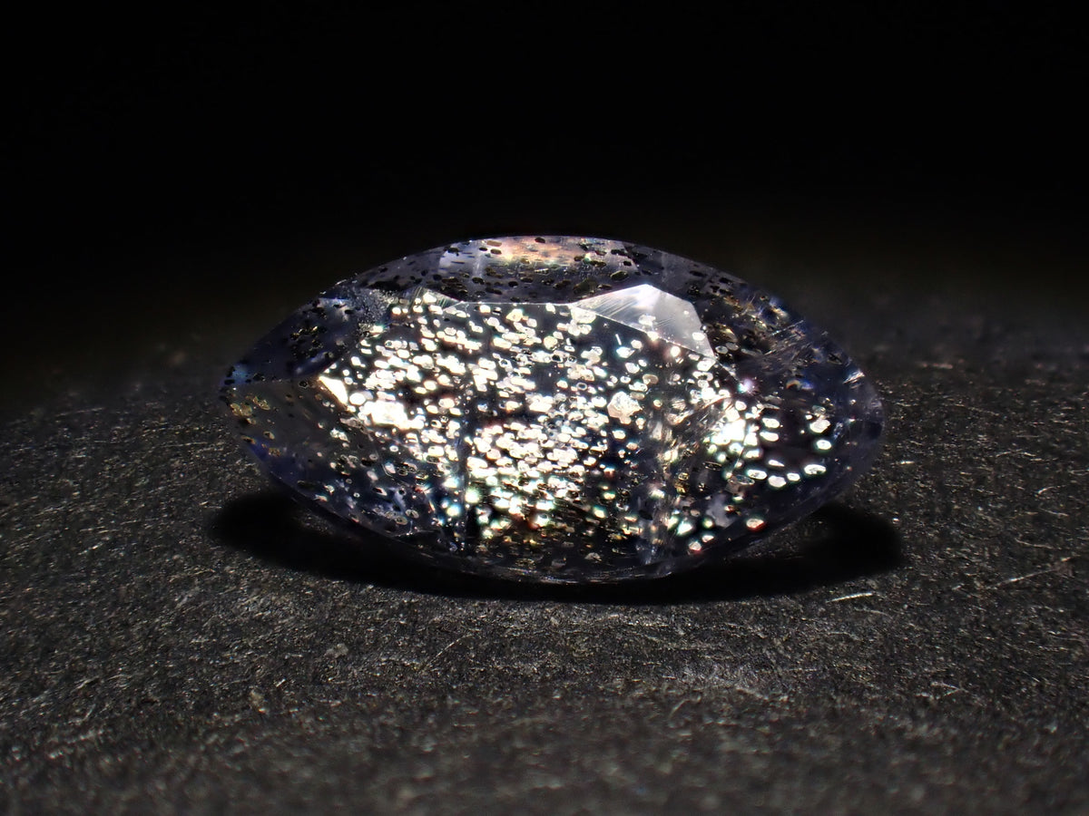 【11/1 22時販売】《限定8石》インド産アイオライトサンストーン1石ルース(平均0.32ct)《複数購入割引有》