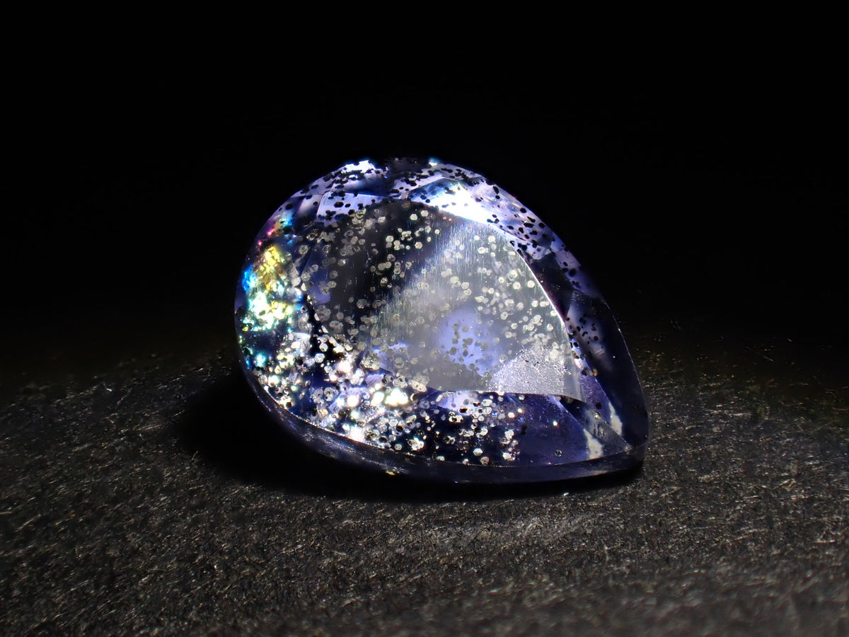 【11/1 22時販売】《限定8石》インド産アイオライトサンストーン1石ルース(平均0.32ct)《複数購入割引有》