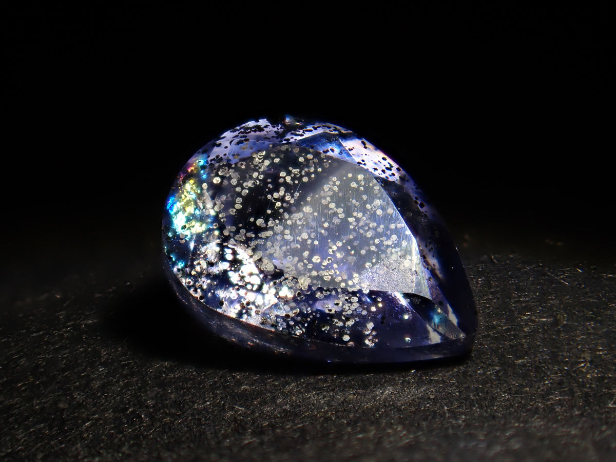 【11/1 22時販売】《限定8石》インド産アイオライトサンストーン1石ルース(平均0.32ct)《複数購入割引有》
