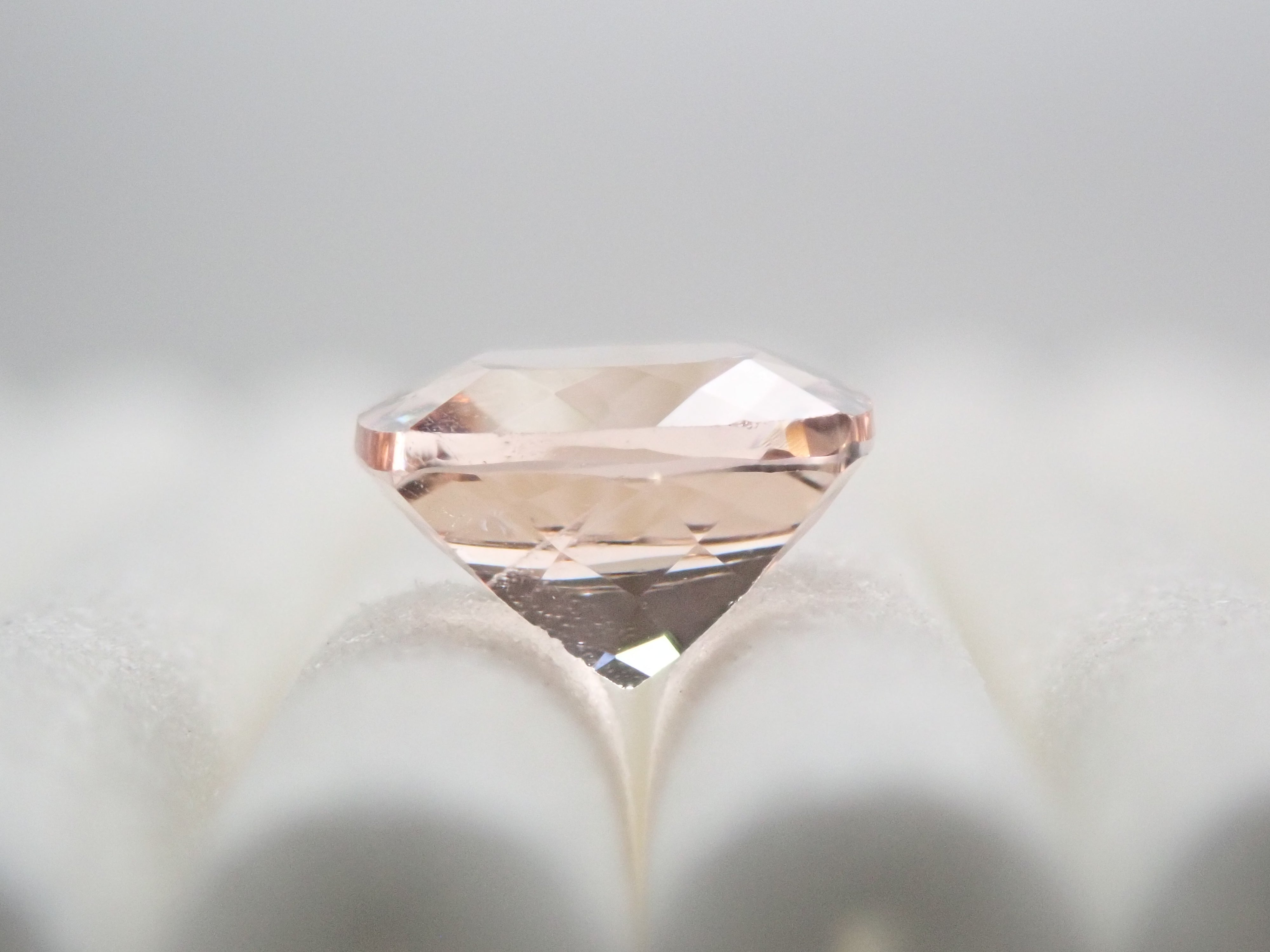 ナイジェリア産モルガナイト 0.889ctルース