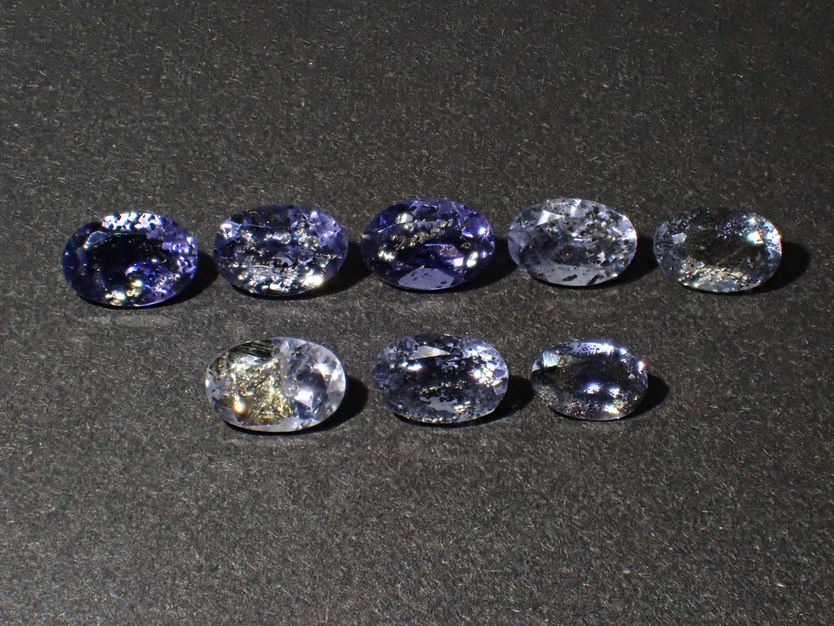 【11/1 22時販売】《限定8石》インド産アイオライトサンストーン1石ルース(平均0.4ct,オーバルカット)《複数購入割引有》
