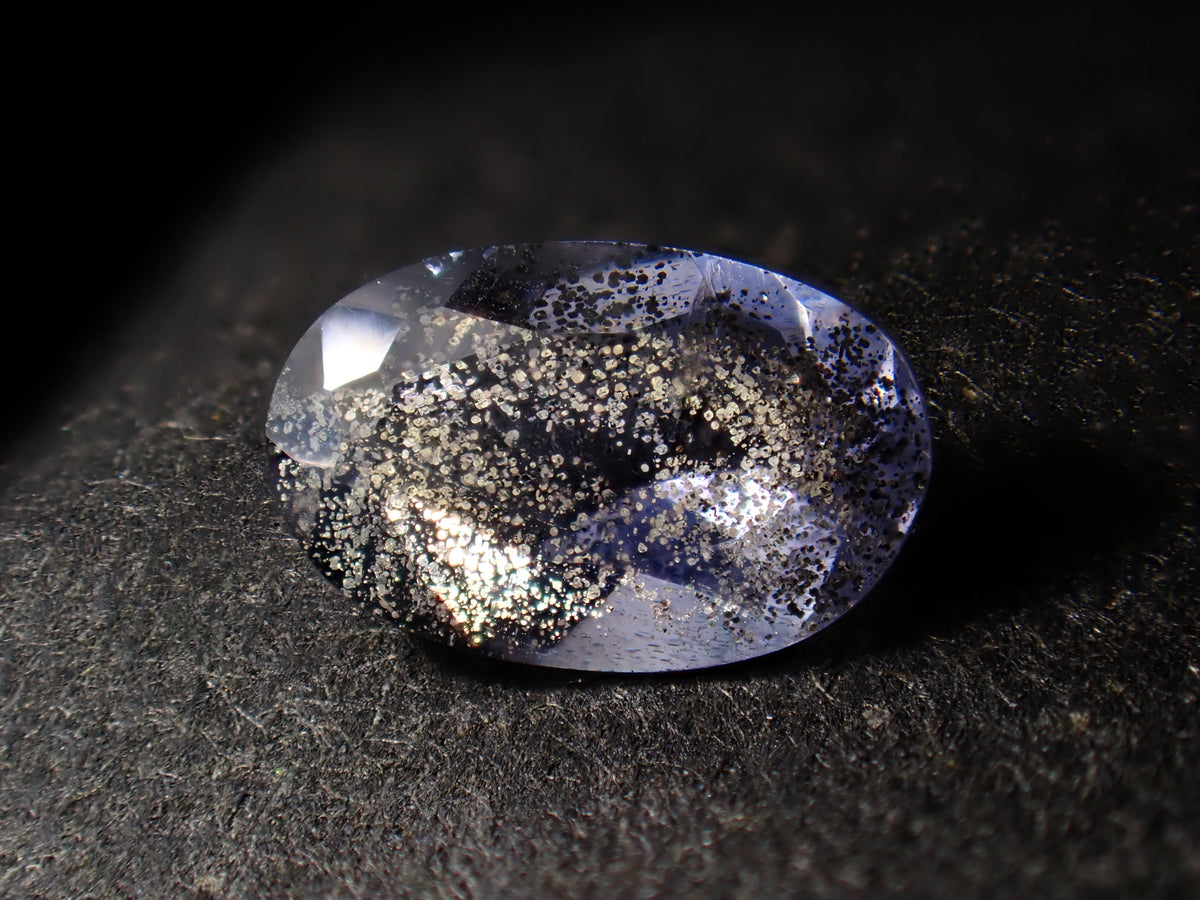 【11/1 22時販売】《限定8石》インド産アイオライトサンストーン1石ルース(平均0.4ct,オーバルカット)《複数購入割引有》