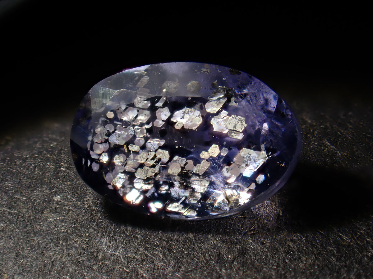 【11/1 22時販売】《限定8石》インド産アイオライトサンストーン1石ルース(平均0.4ct,オーバルカット)《複数購入割引有》