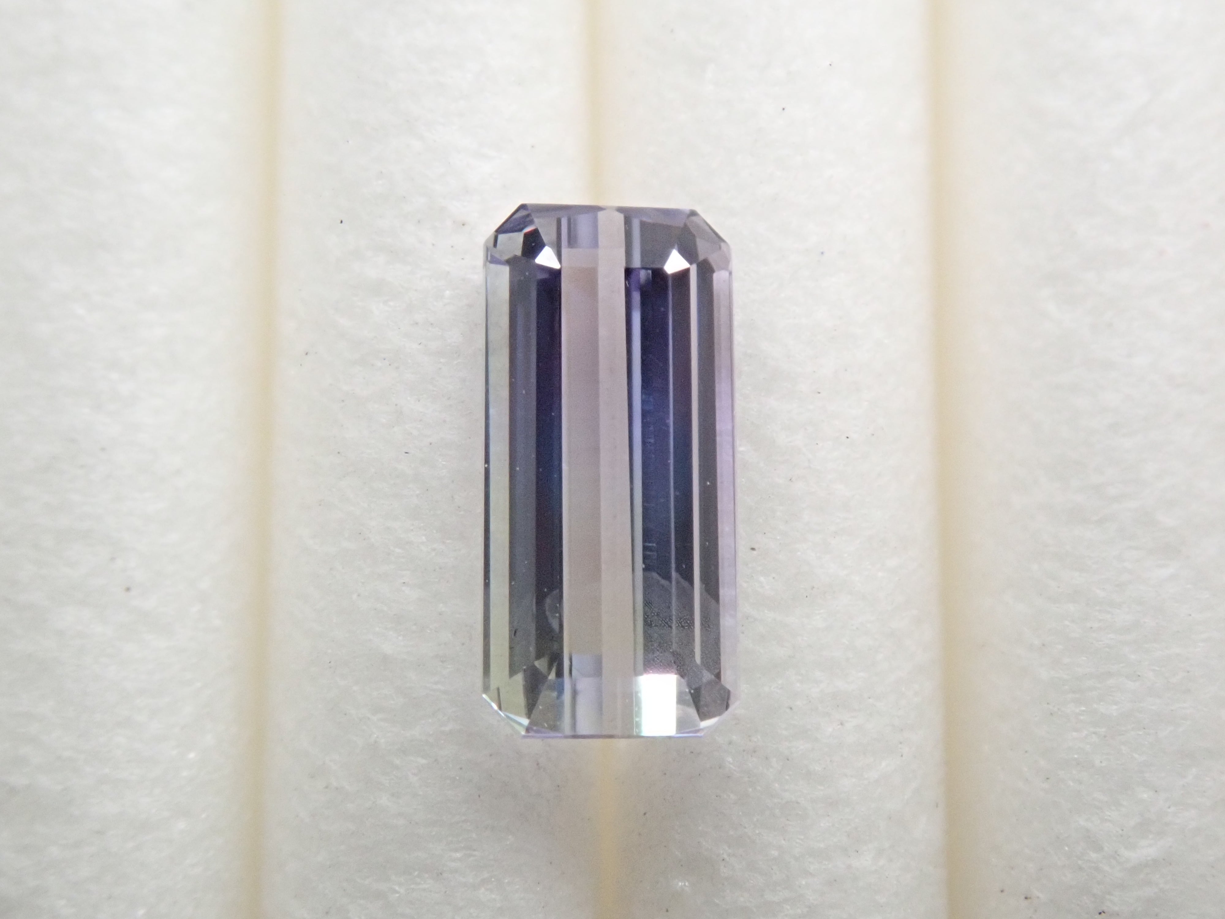 バイカラーゾイサイト 0.581ctルース