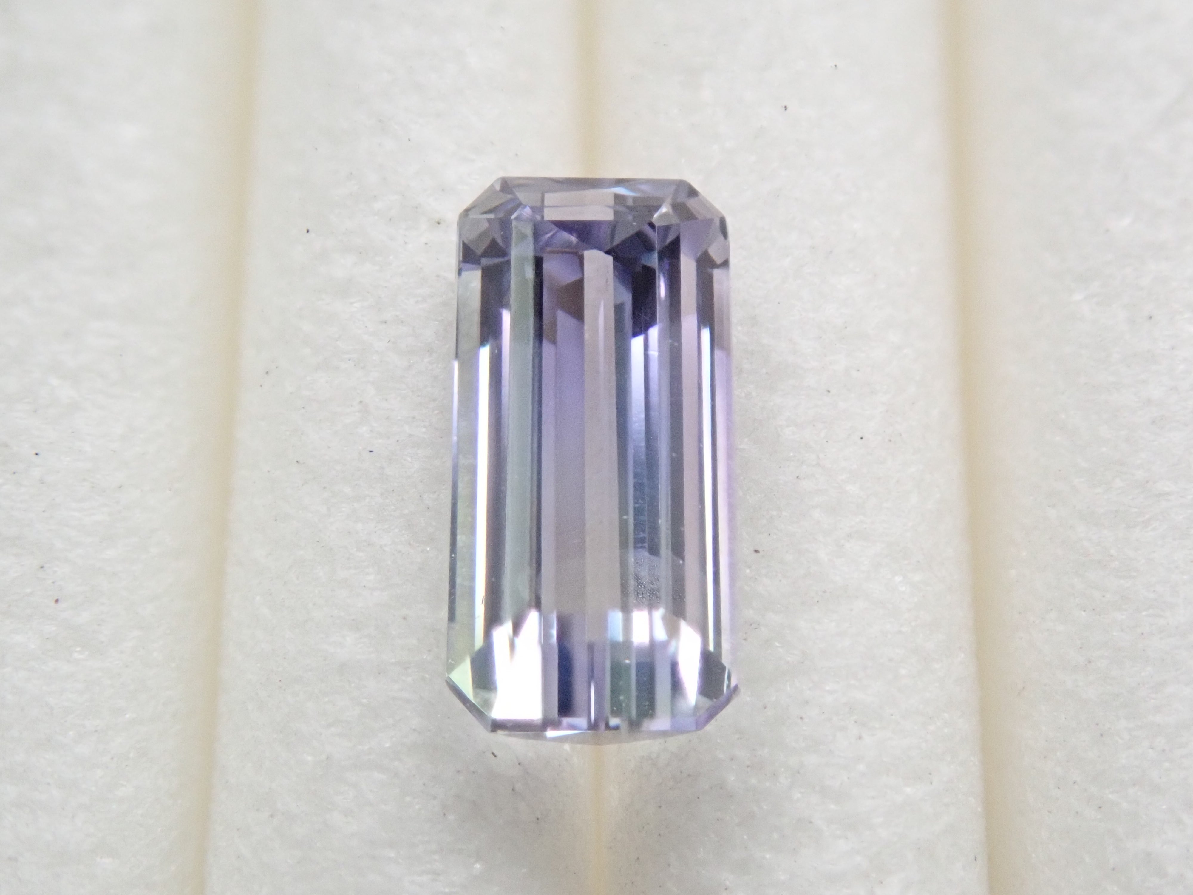 バイカラーゾイサイト 0.581ctルース