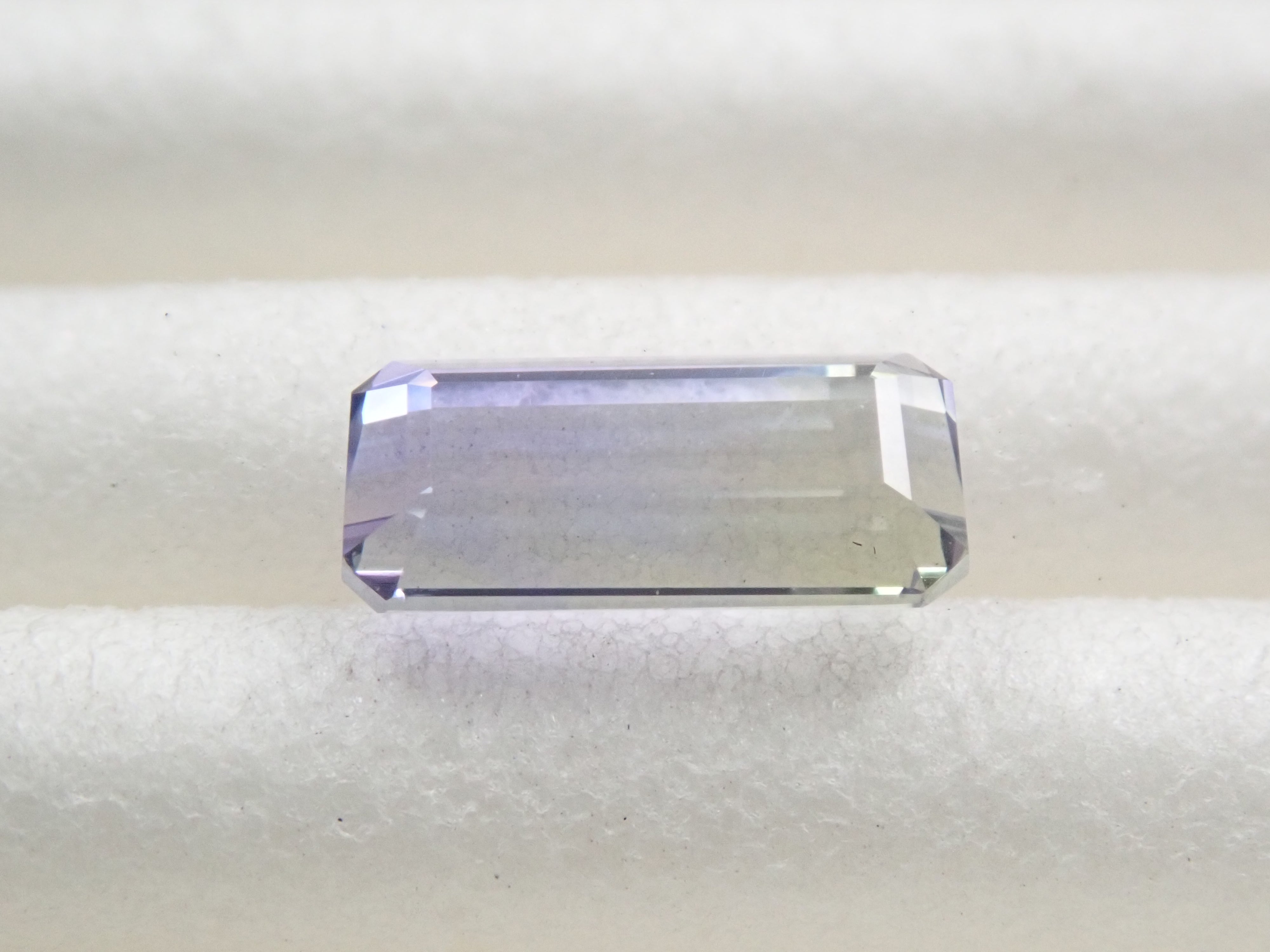 バイカラーゾイサイト 0.581ctルース