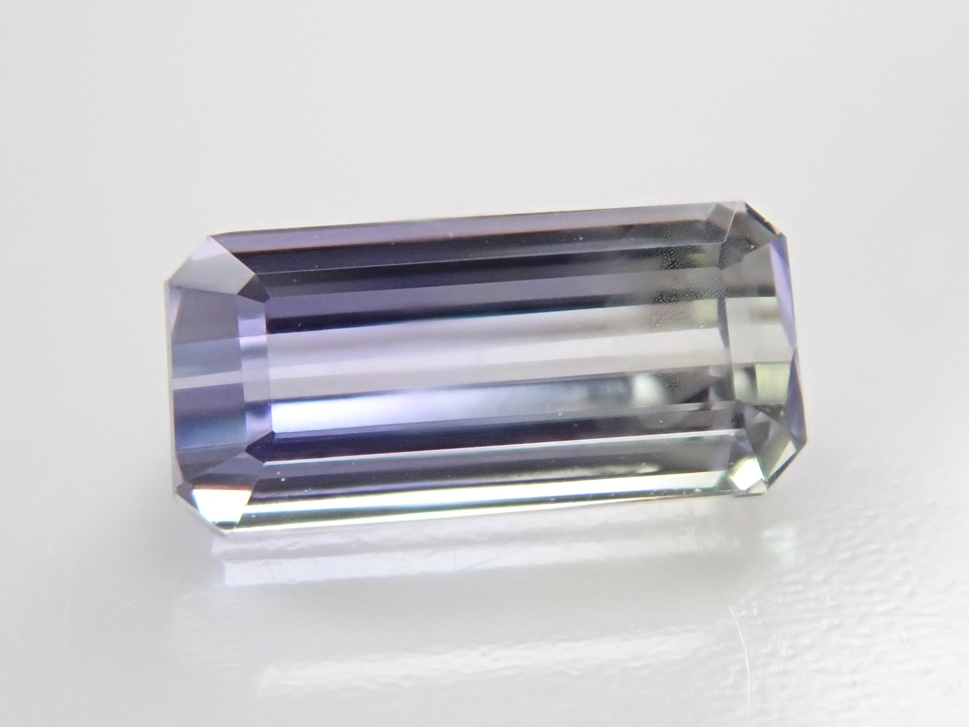 バイカラーゾイサイト 0.581ctルース