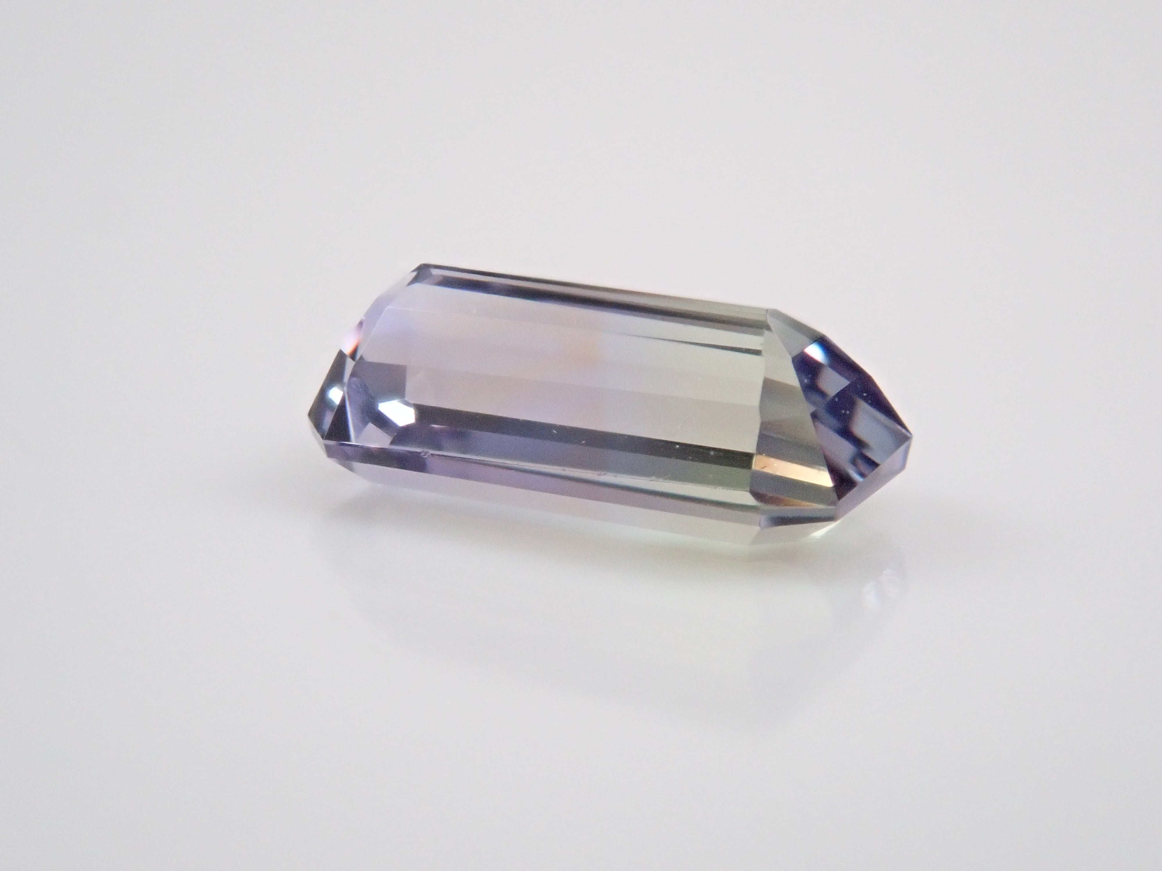 バイカラータンザナイト 0.581ctルース