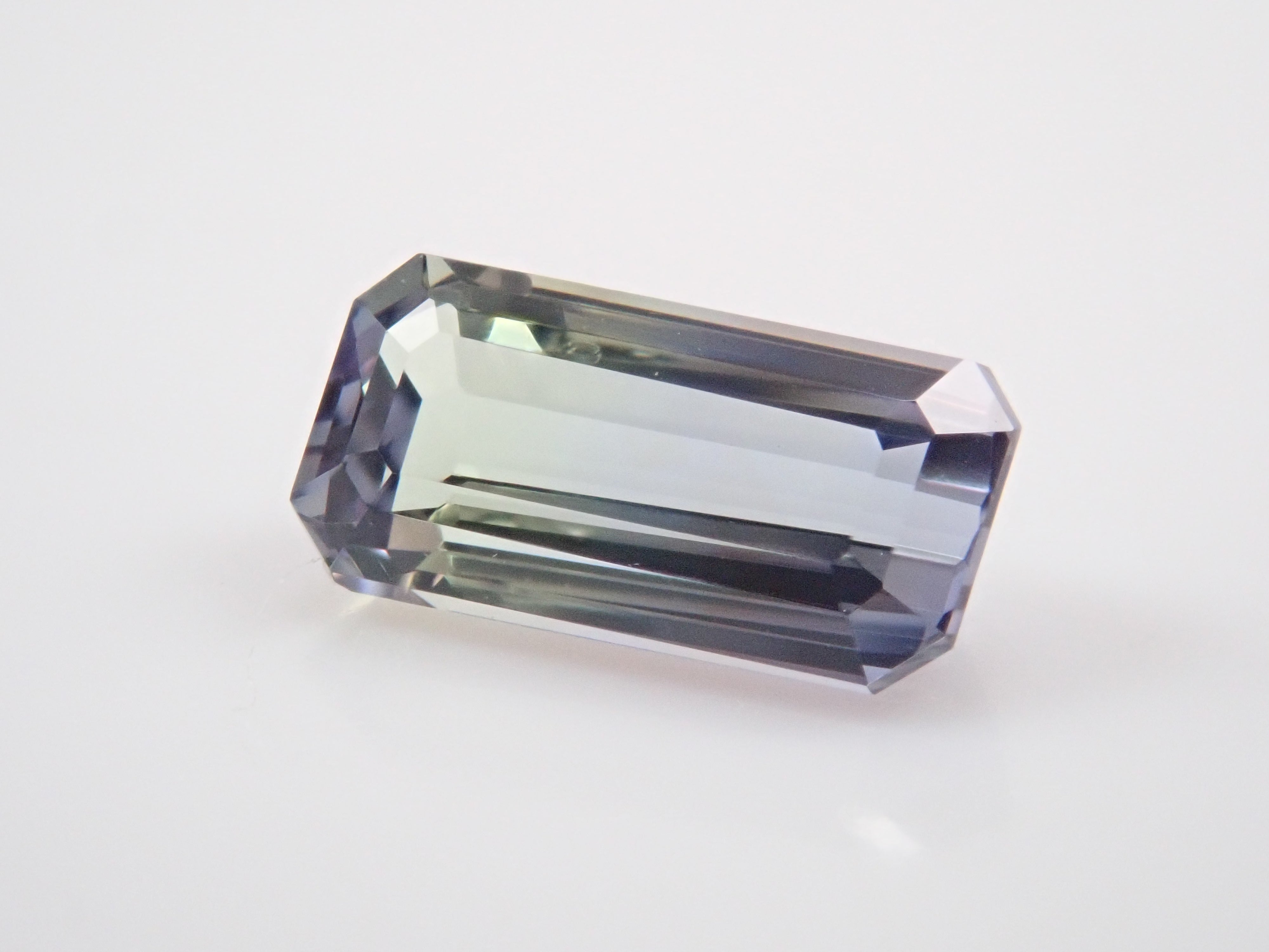 バイカラータンザナイト 0.581ctルース