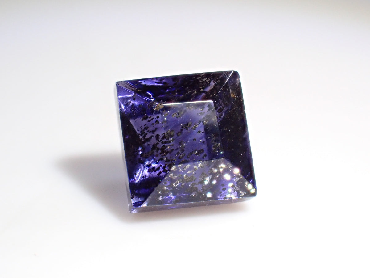【10/11 22時販売】インド産アイオライトサンストーン 1.461ctルース