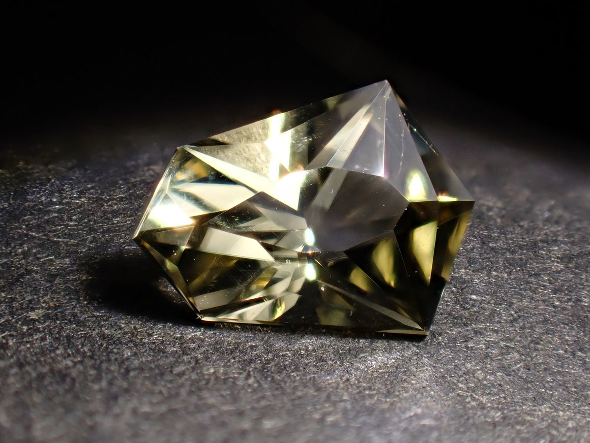 【10/10 22時販売】トルコ産ダイオプサイド 0.450ctルース