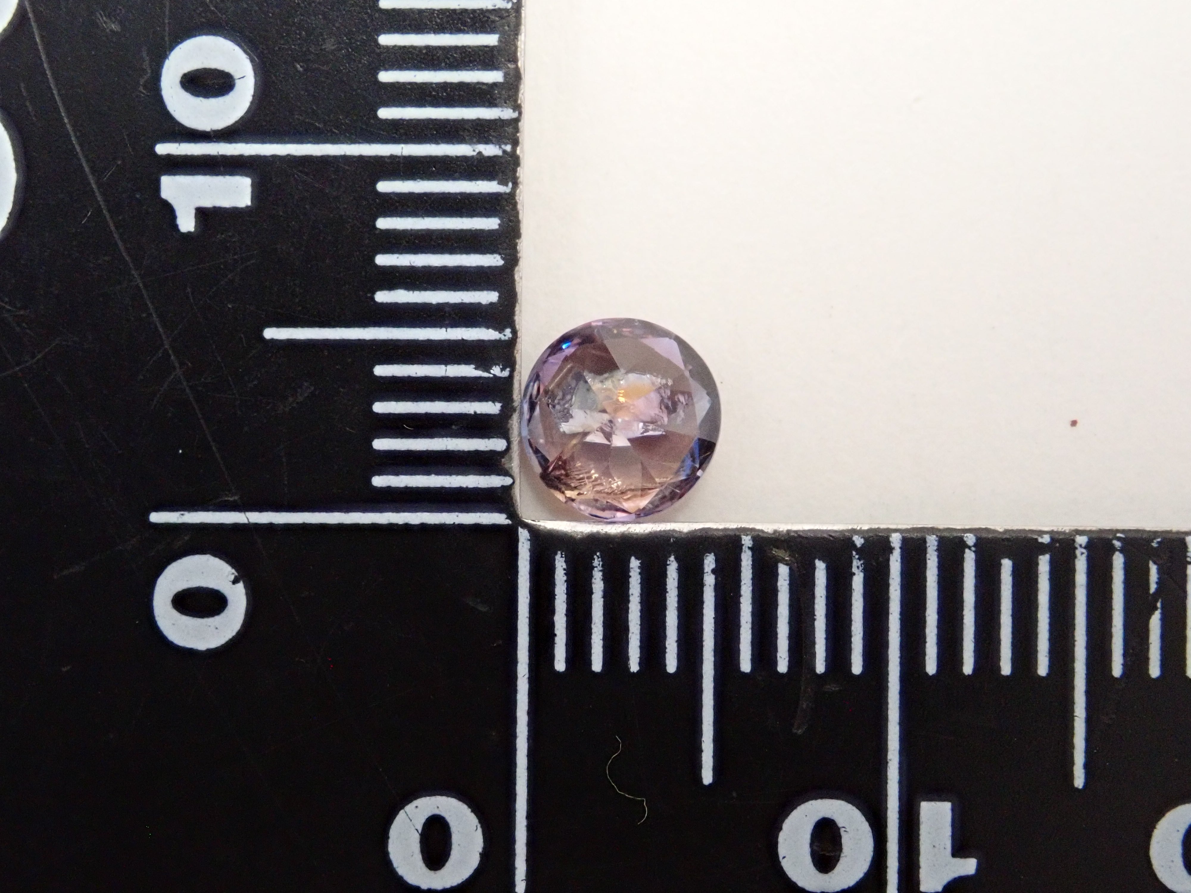 【10/20 22時販売】タンザニア産バイカラーゾイサイト 5.5mm/0.703ctルース