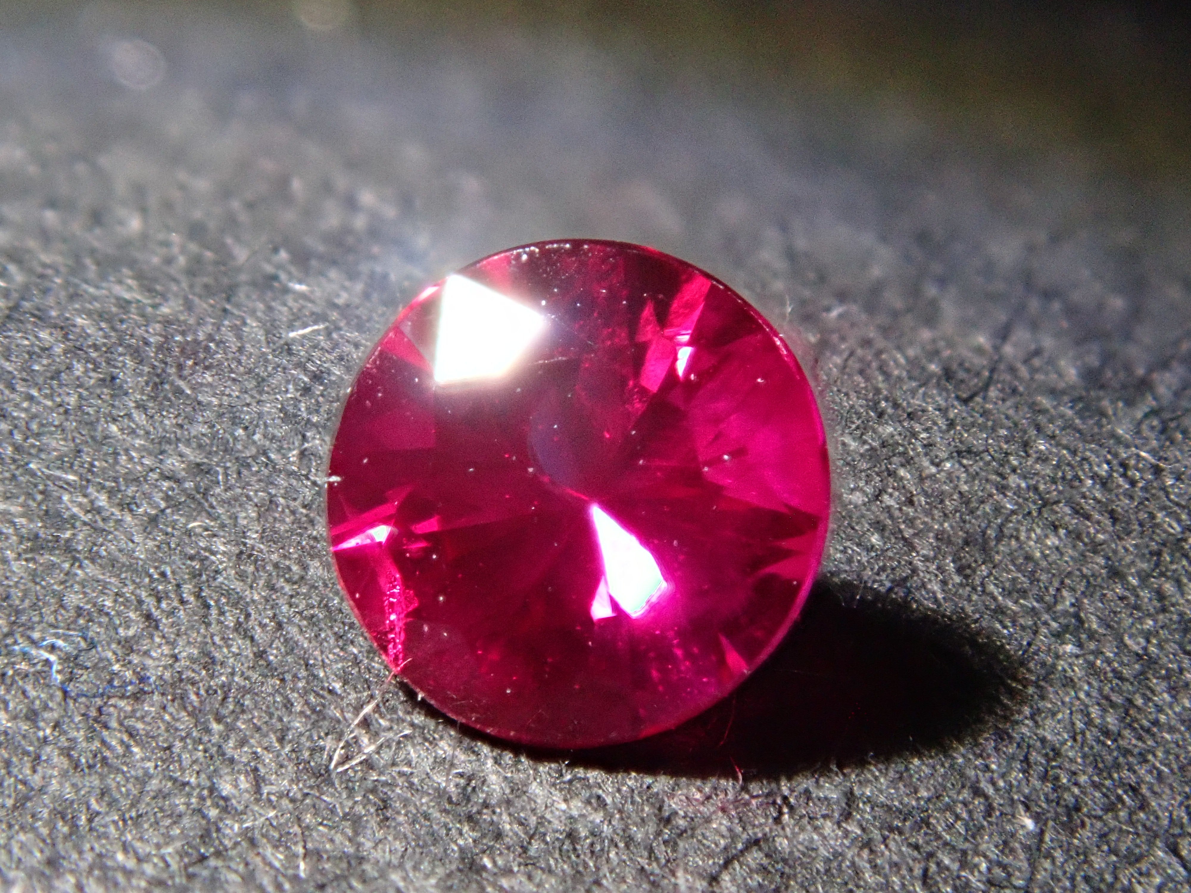 【10/17 22時販売】ピジョンブラッドルビー 4.0mm/0.290ctルース AIGS