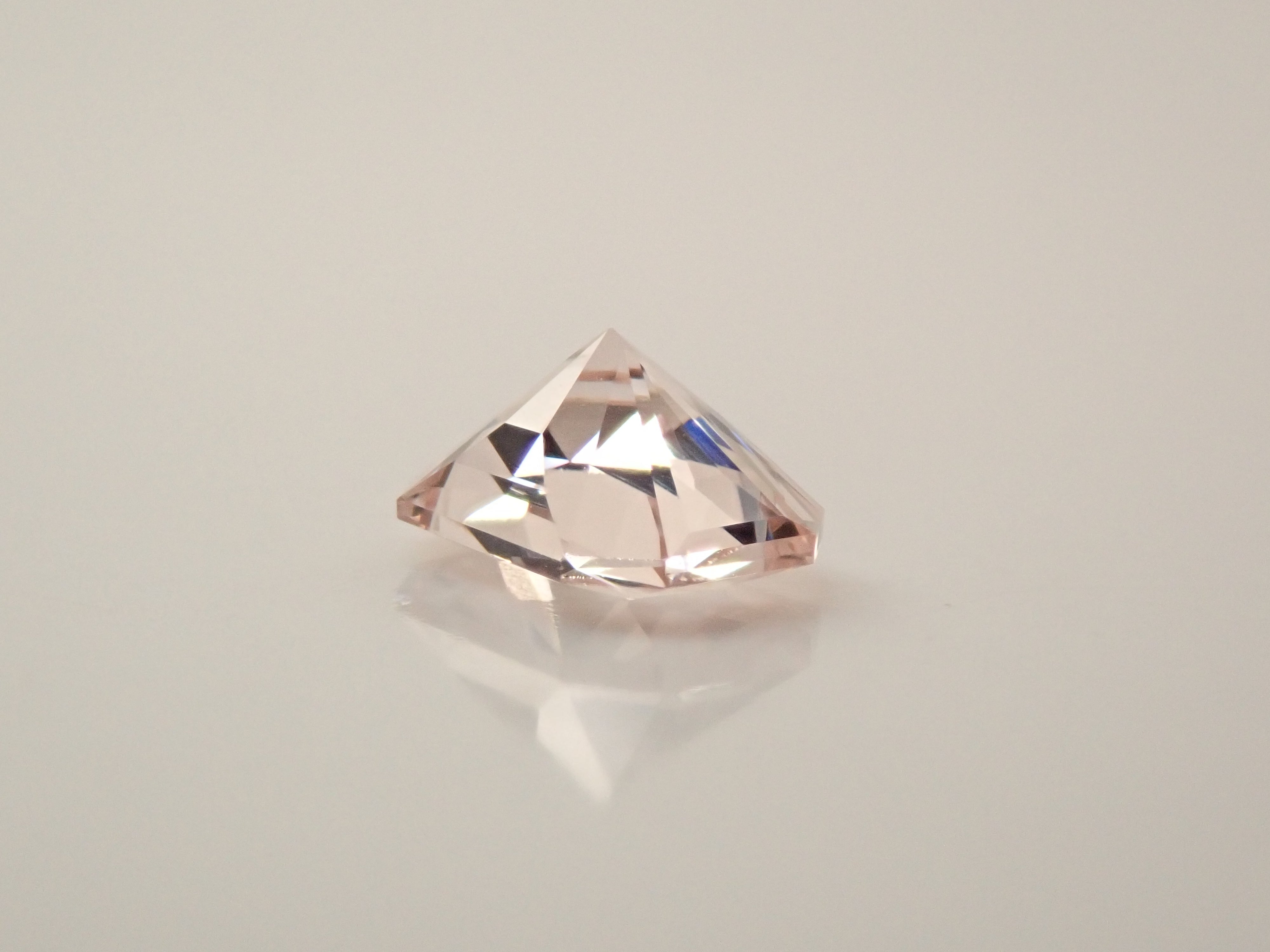 【10/17 22時販売】ブラジル産モルガナイト 0.377ctルース