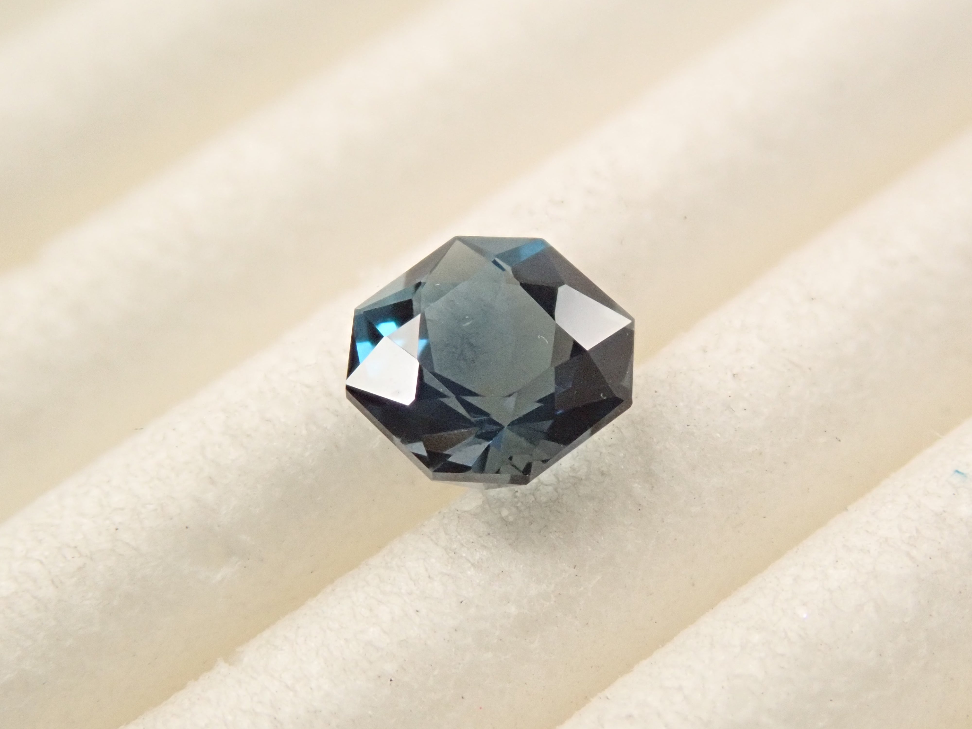 【10/18 22時販売】ブラジル産ロンドンブルートパーズ 0.415ctルース