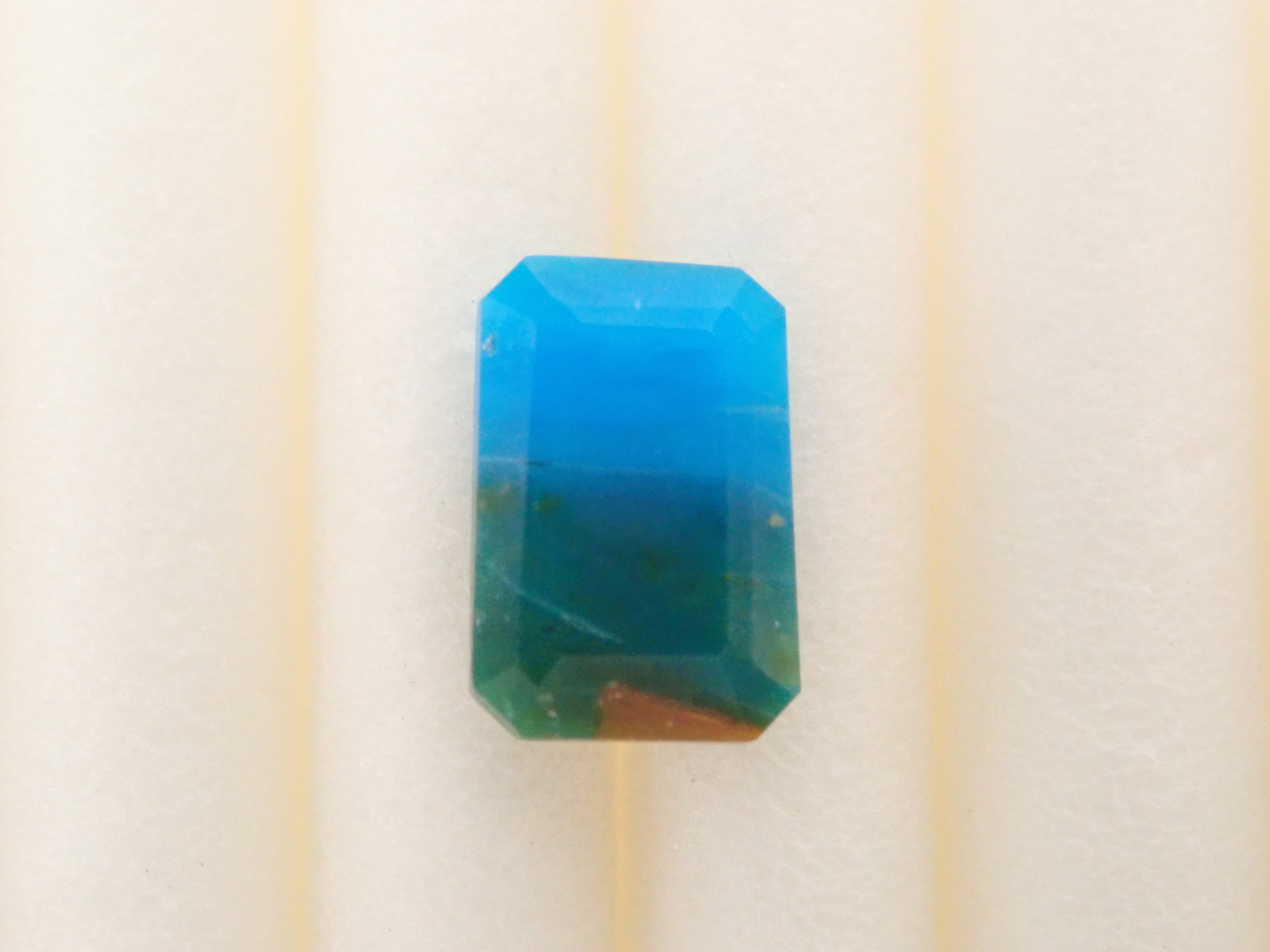 【抽選販売:10/31(金)10時am〆】ペルー産バイカラーブルーオパール 0.367ctルース