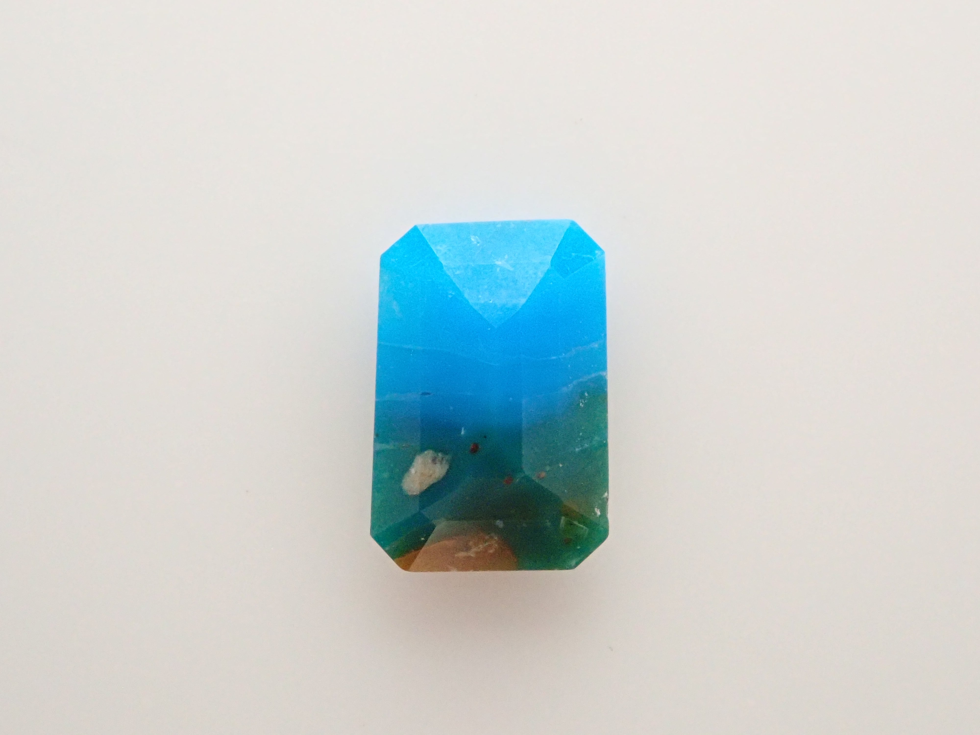 【抽選販売:10/31(金)10時am〆】ペルー産バイカラーブルーオパール 0.367ctルース