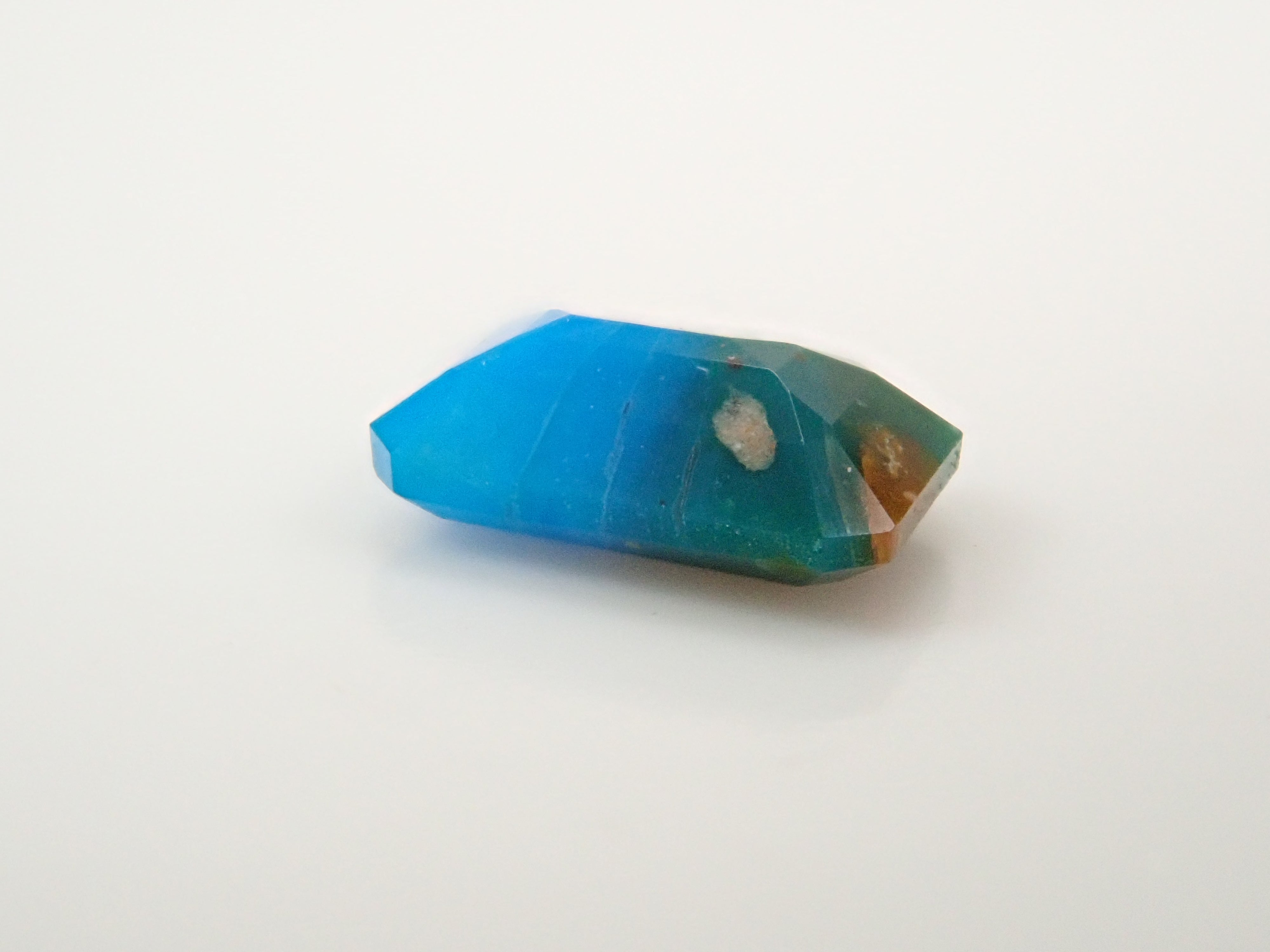 【抽選販売:10/31(金)10時am〆】ペルー産バイカラーブルーオパール 0.367ctルース