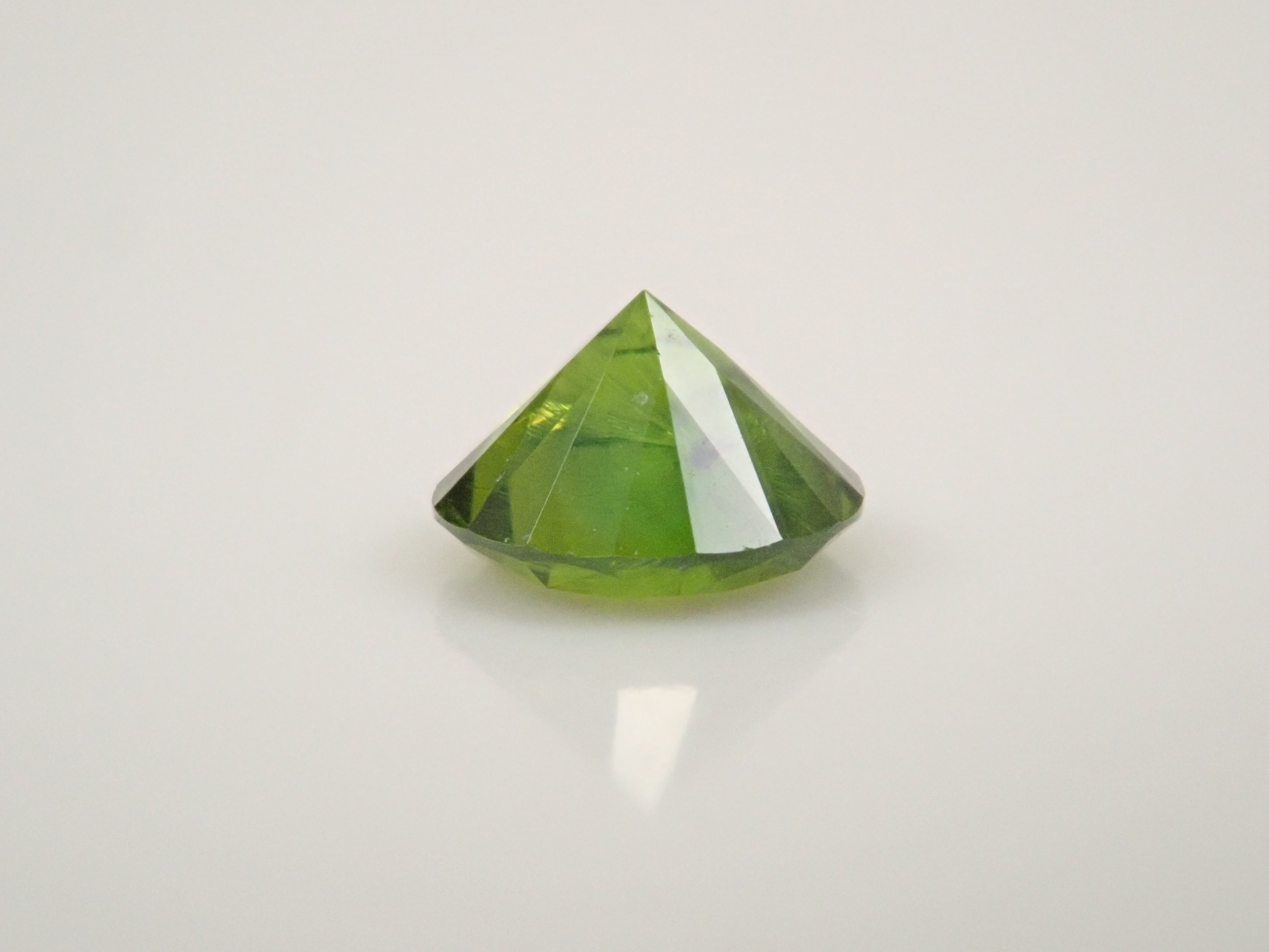 【12/17 22時販売】ロシア産デマントイドガーネット(ホーステール認む) 4.2mm/0.325ctルース