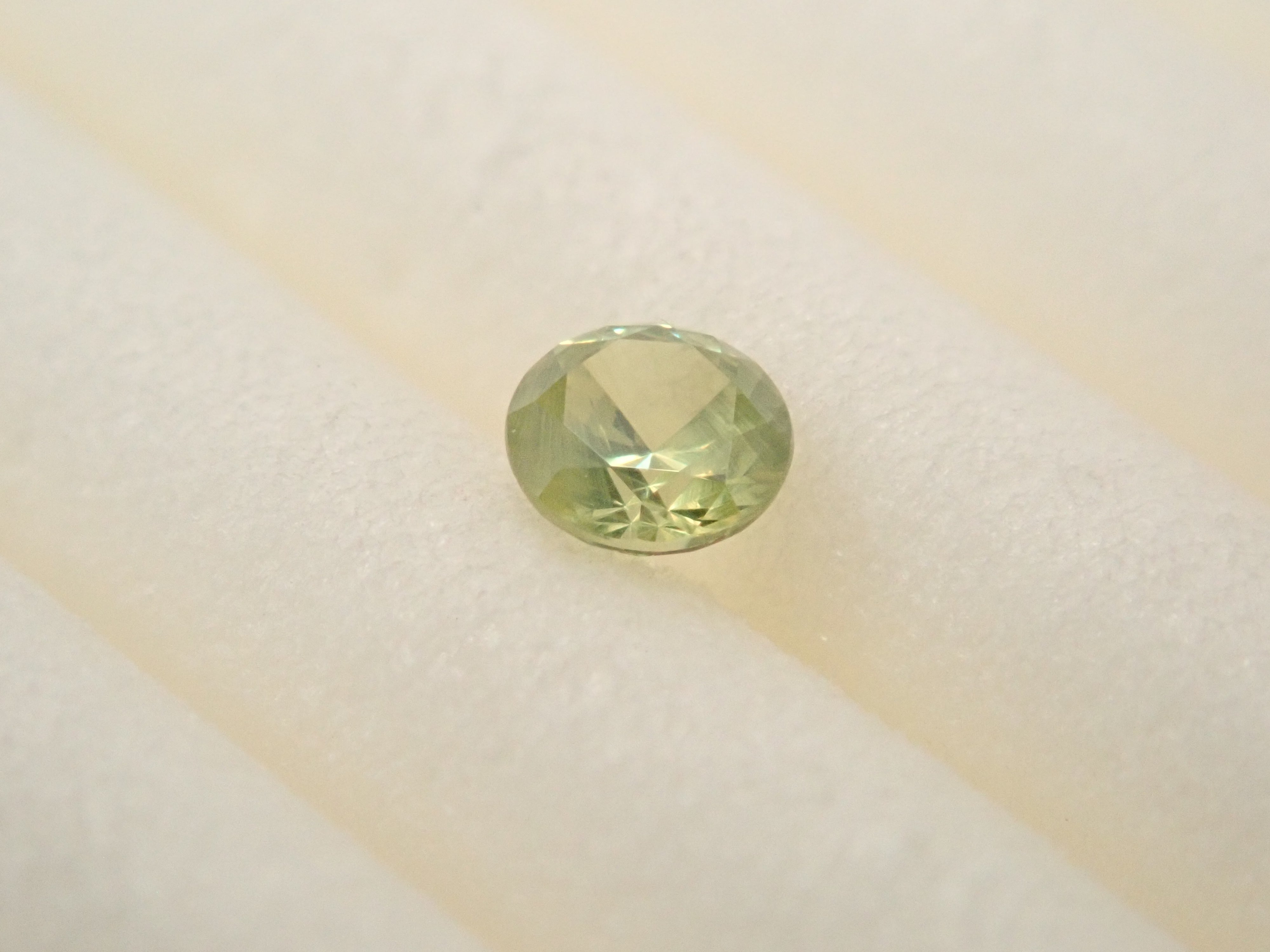 【10/16 22時販売】ロシア産デマントイドガーネット(ホーステール認む) 2.5mm/0.075ctルース