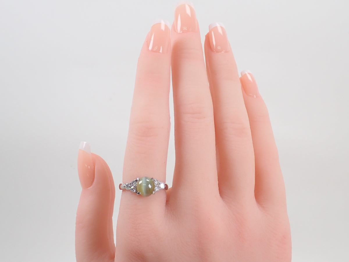 【10/19 22時販売】【カラフリ】Pt900 クリソベリルキャッツアイ 2.35ct ダイヤモンド0.31ctリング鑑別書