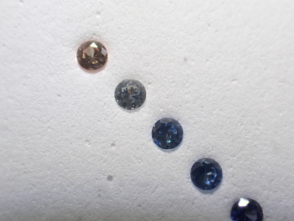 Benitoite Gradation 6 Stone Set (2.0mm, Round Cut, Including Top Quality) 《Multiple Purchase Discount Available》