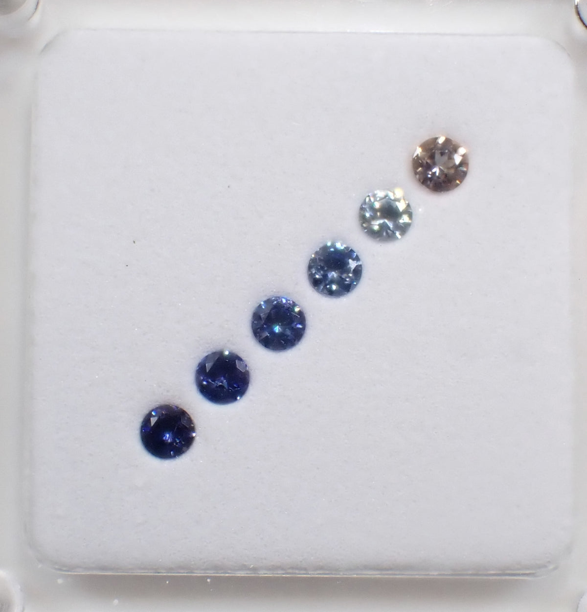 【11/1 22時販売】《限定1セット》ベニトアイトグラデーション6石セット(2.50mm,トップクオリティ含む) 《複数購入割引有》