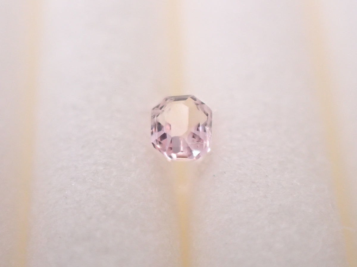 【12564659掲載】ミャンマー産ポードレッタイト 0.024ctルース