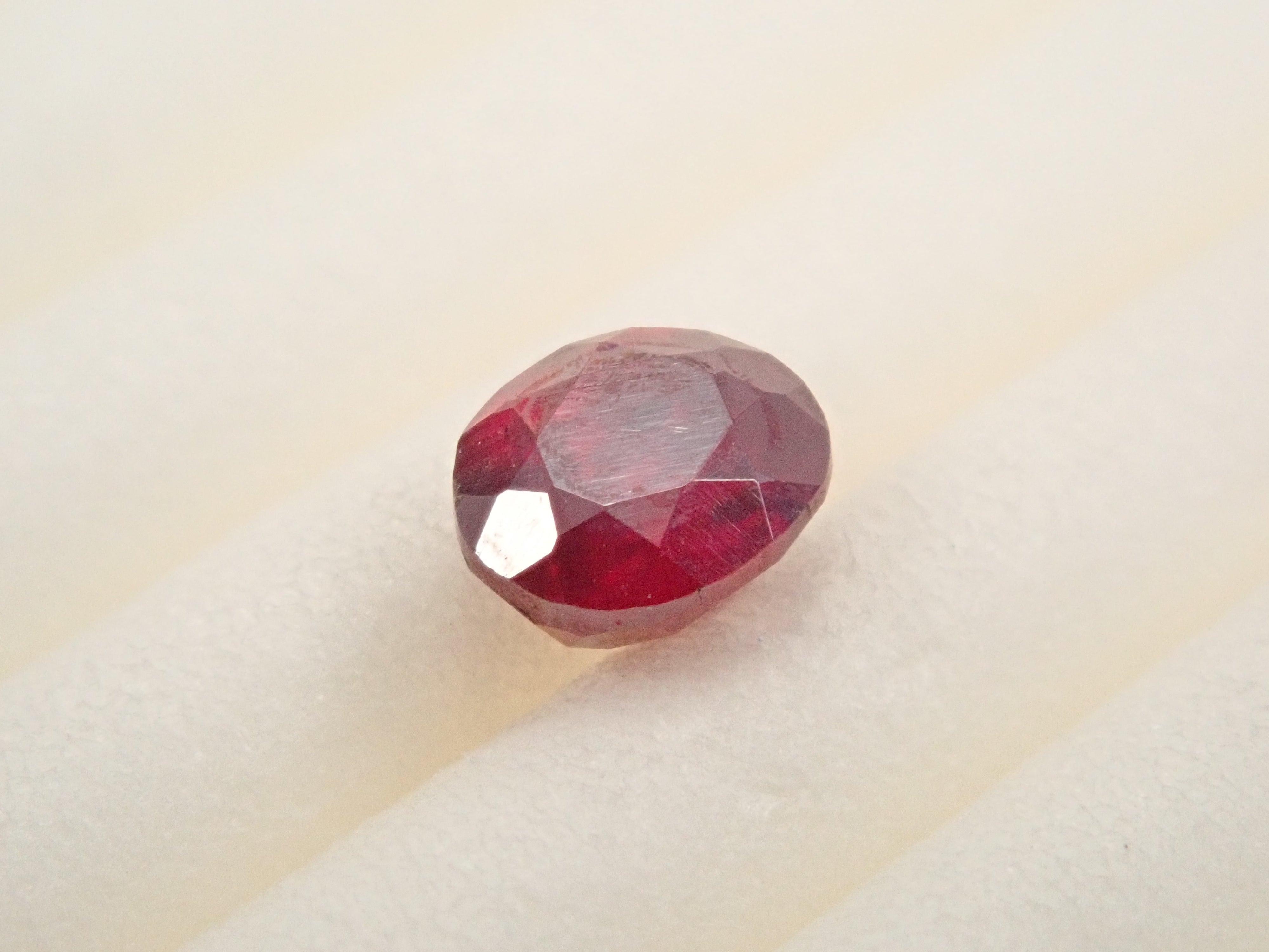 【1月10日晚間10點開售】中國硃砂裸石 0.811克拉,附真品證書