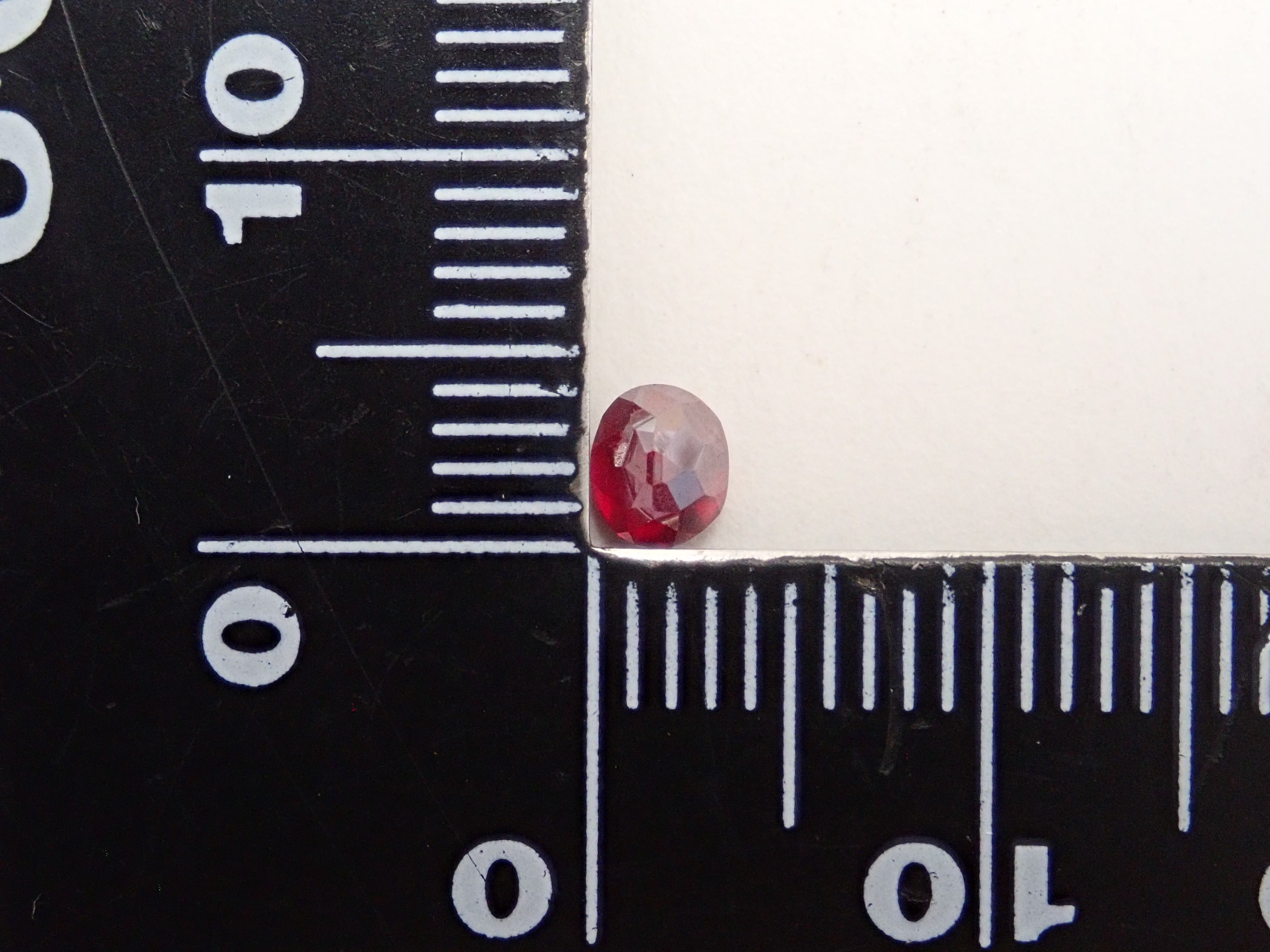 【1月10日晚間10點開售】中國硃砂裸石 0.811克拉,附真品證書