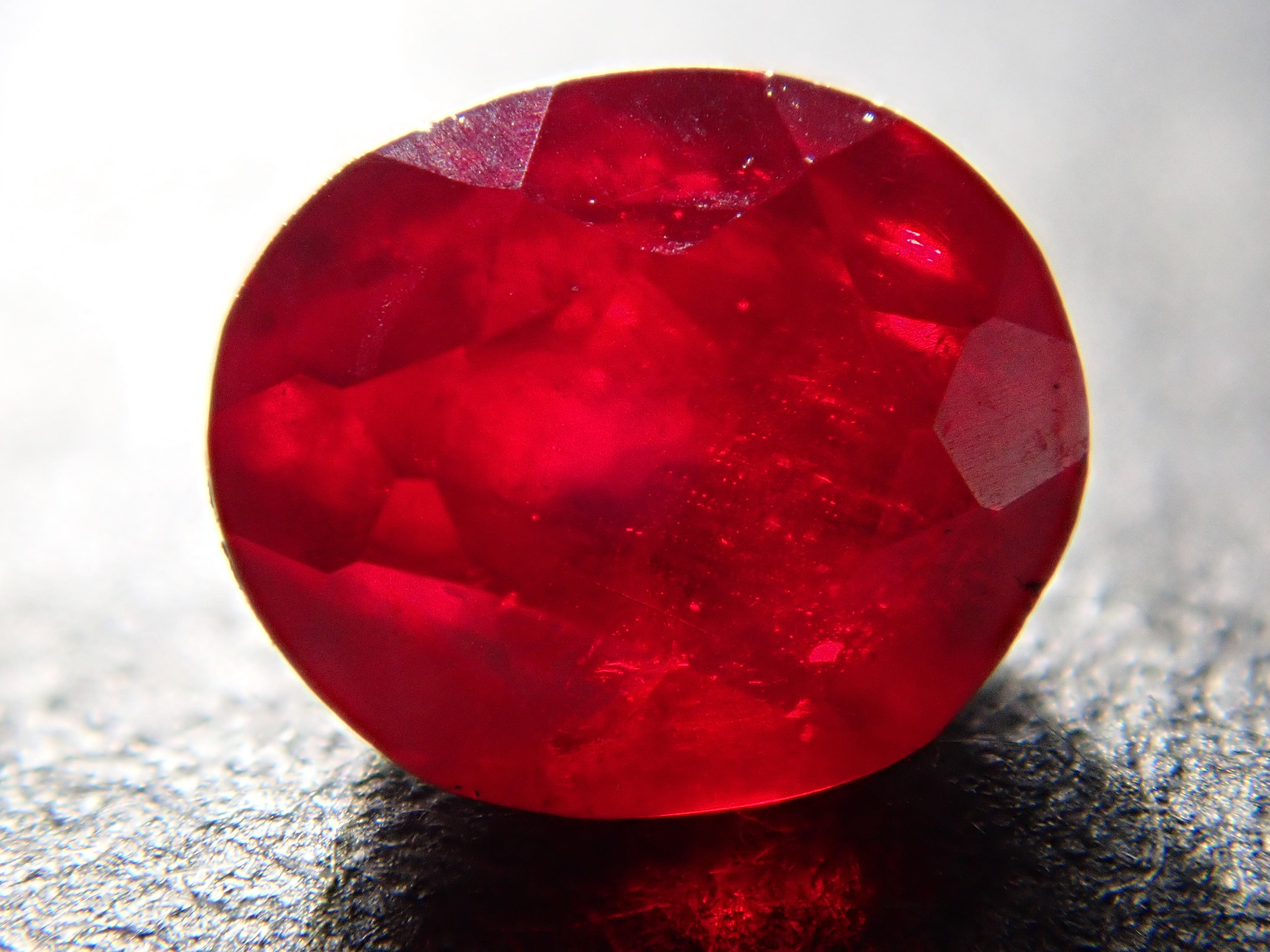 【1月10日晚間10點開售】中國硃砂裸石 0.811克拉,附真品證書