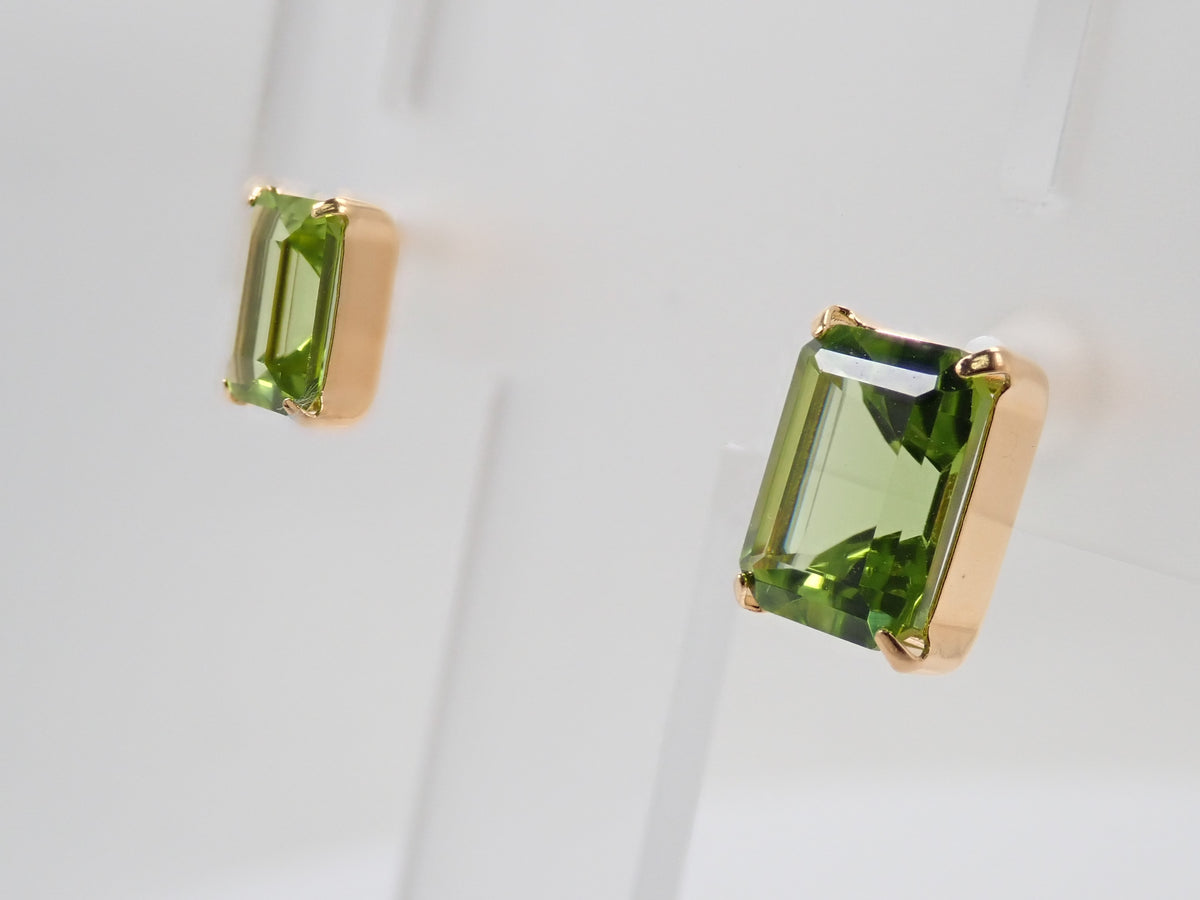 【10/31 22時販売】 K18 ペリドット 合計2.40ct エメラルドカット ピアス 鑑別書付