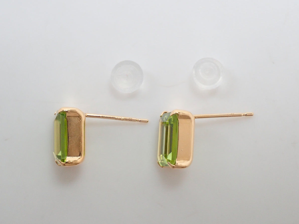 【10/31 22時販売】 K18 ペリドット 合計2.40ct エメラルドカット ピアス 鑑別書付