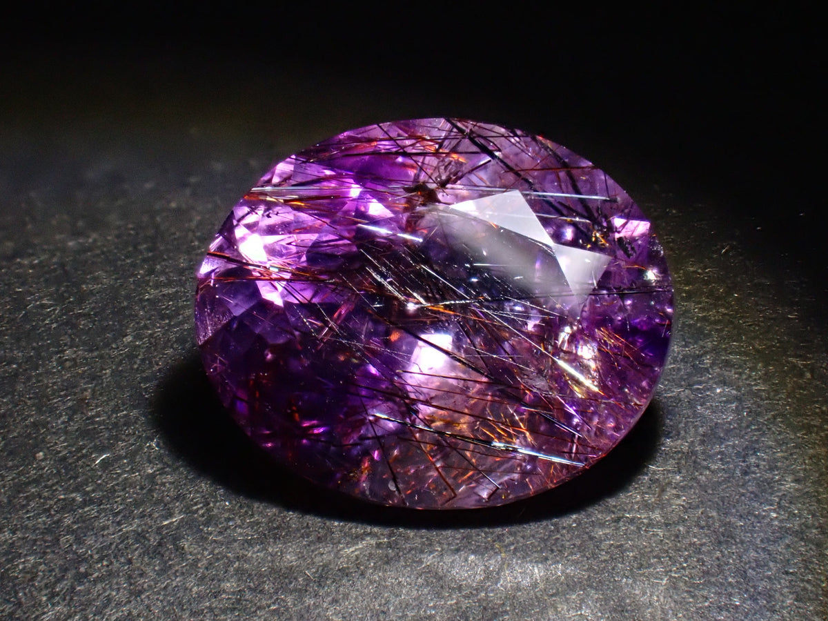 【12560796刊載】巴西產骨幹紫水晶 1.965ct 裸石