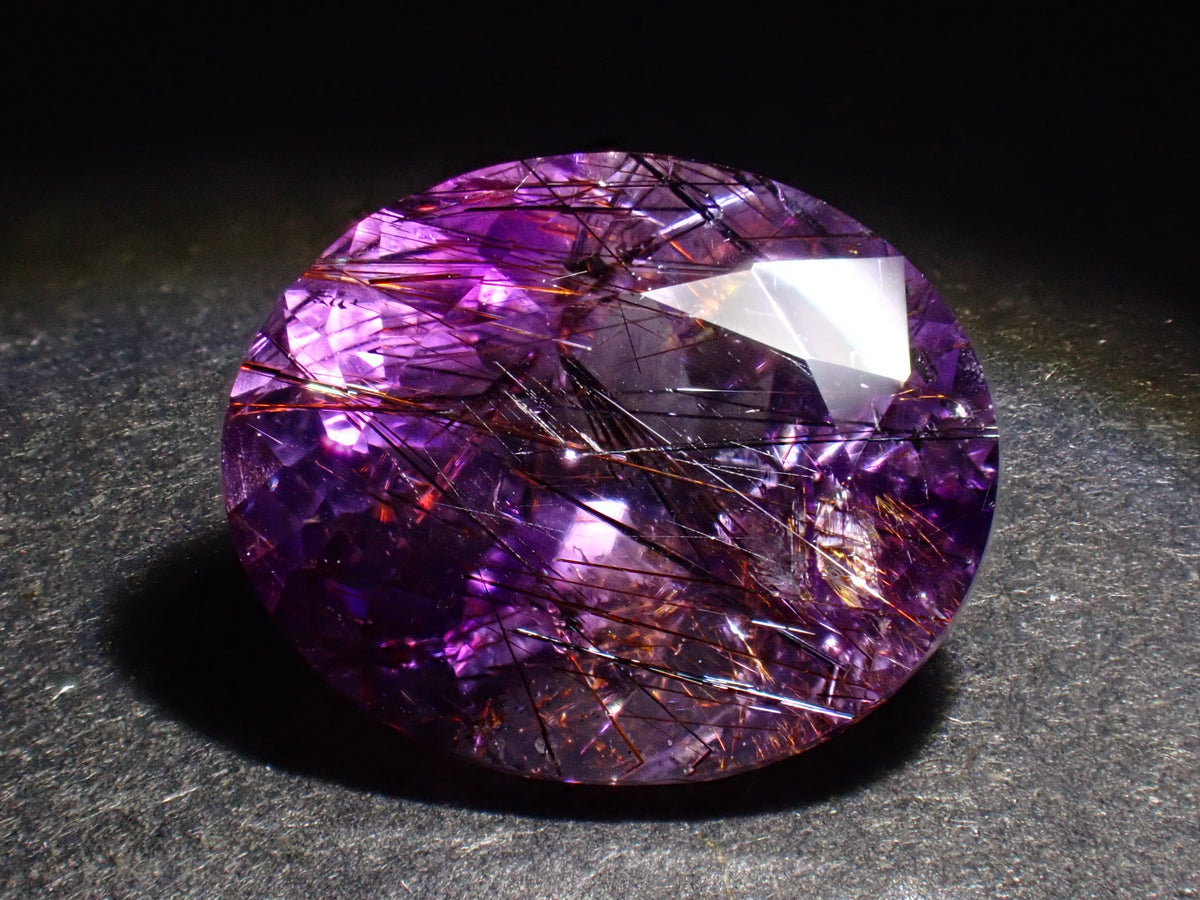 【12560796刊載】巴西產骨幹紫水晶 1.965ct 裸石